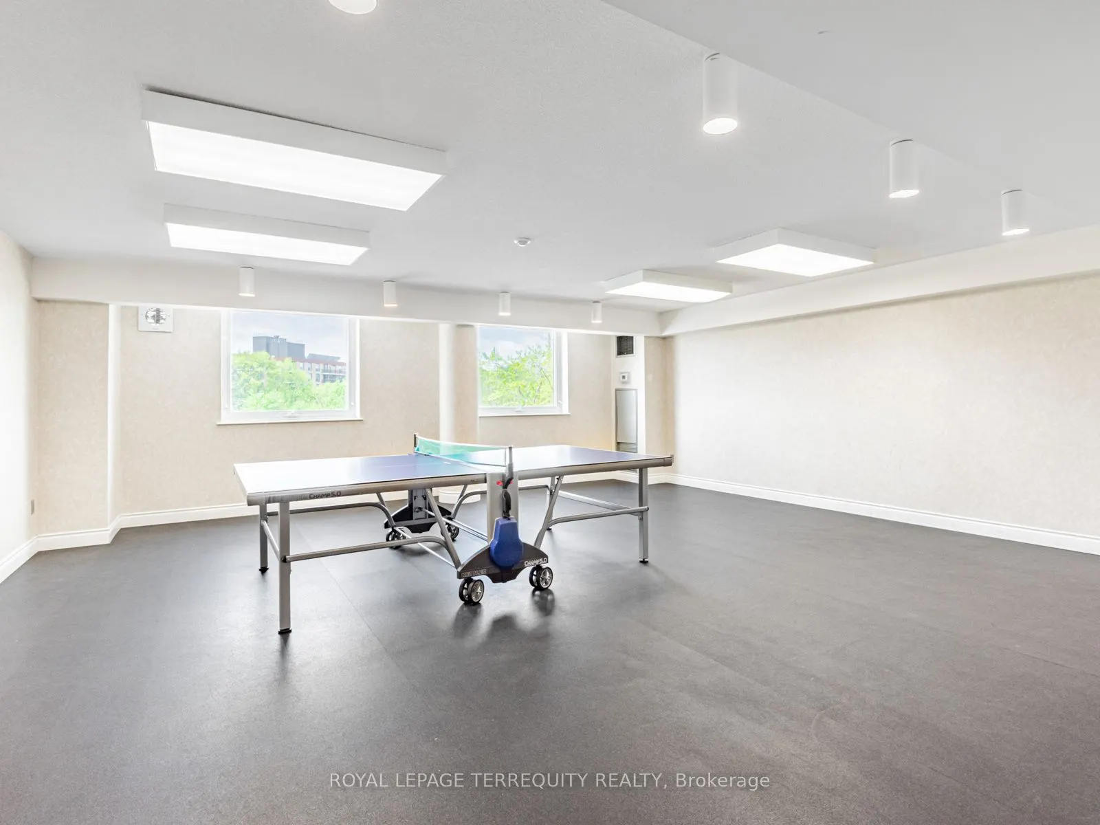 326 Major Mackenzie Drive E, #203