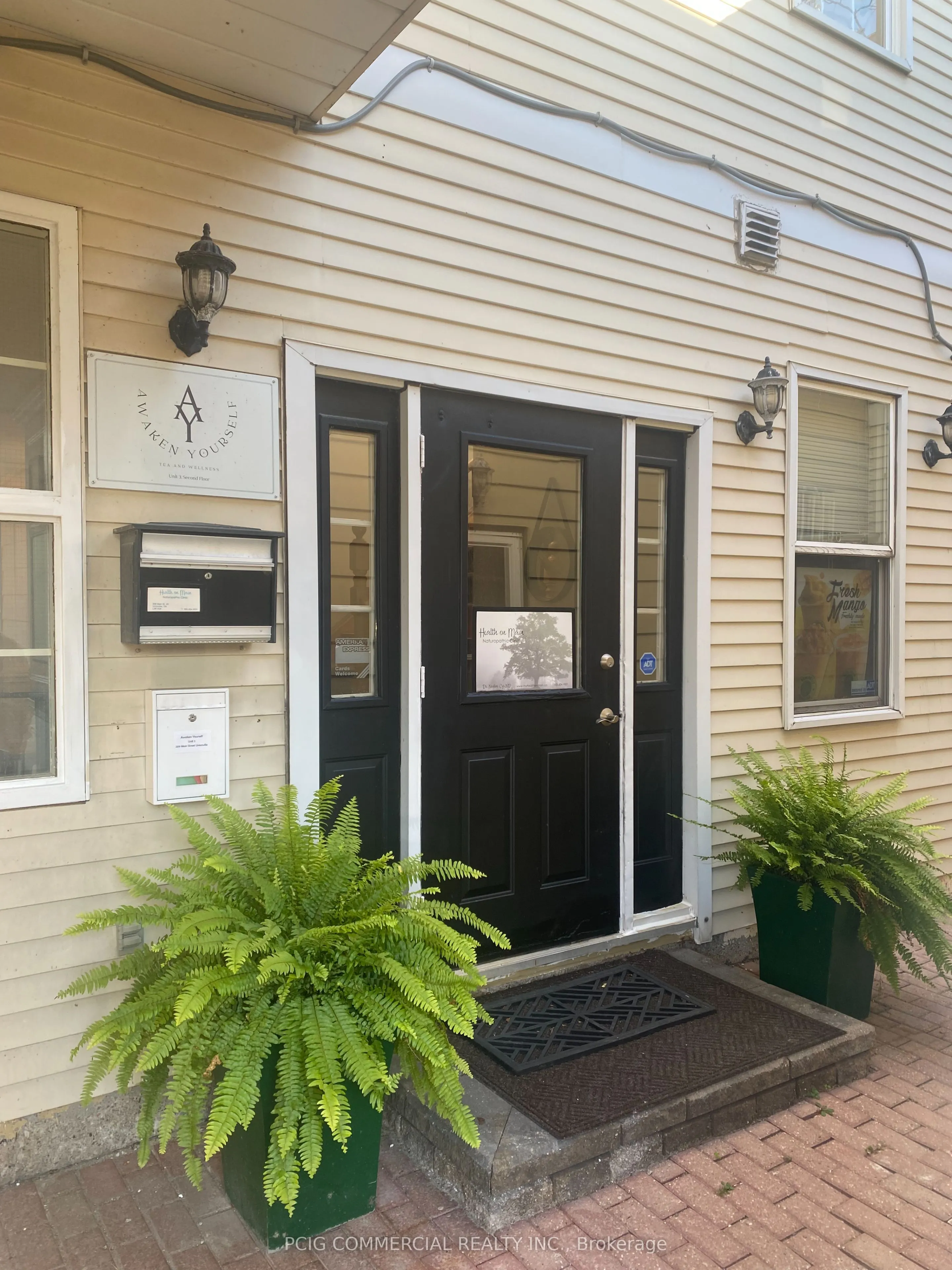 209 Main Unionville Street