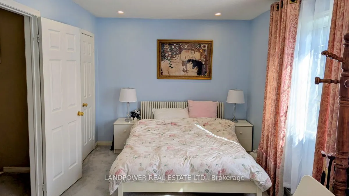 10 Cox Boulevard, #22