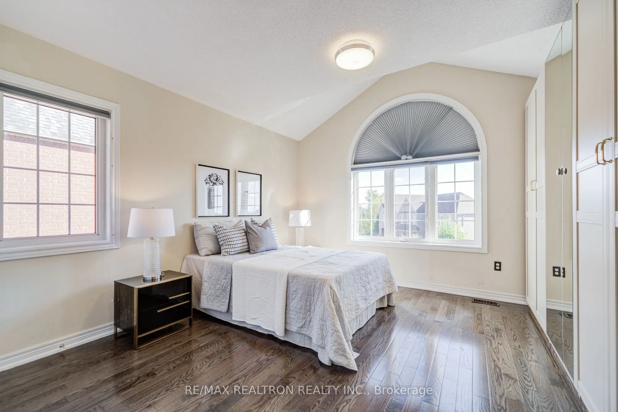 8 Harvest Court