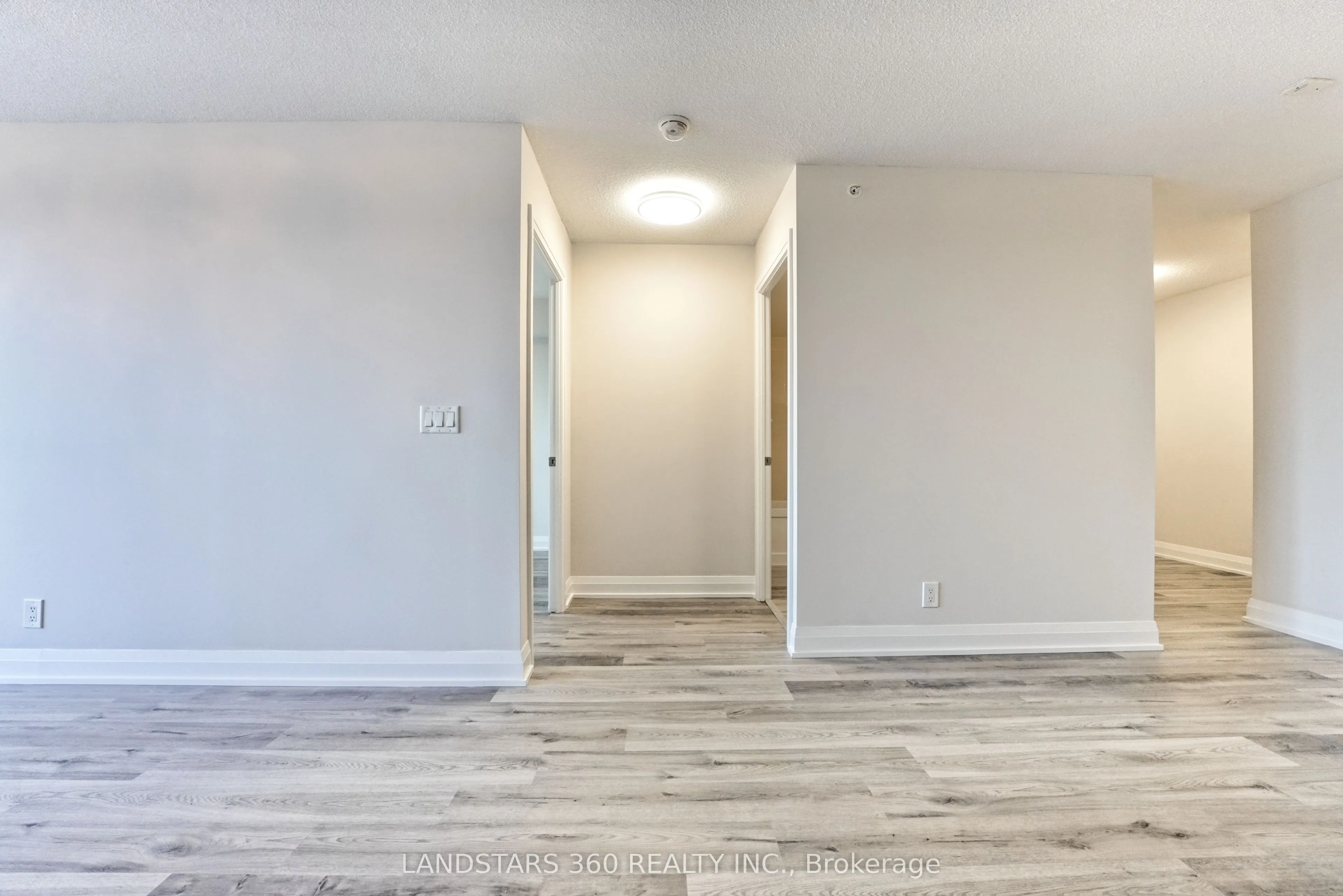 376 Highway 7 Avenue E, #920