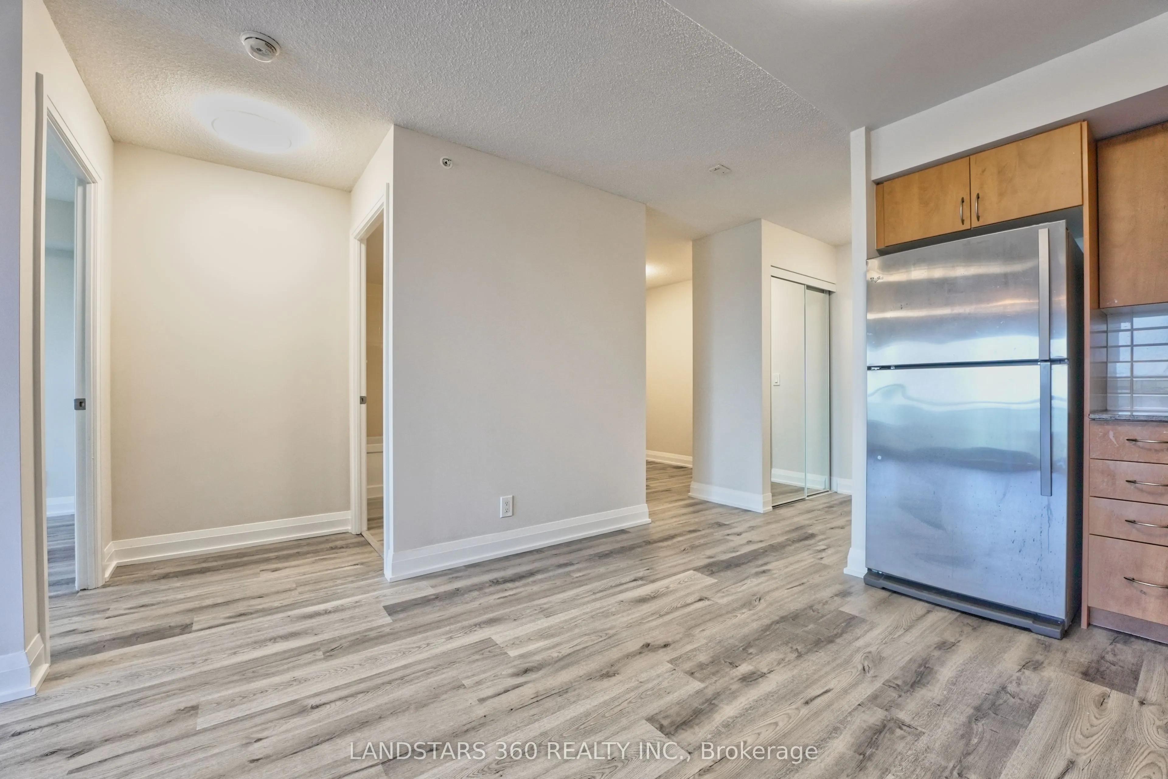 376 Highway 7 Avenue E, #920