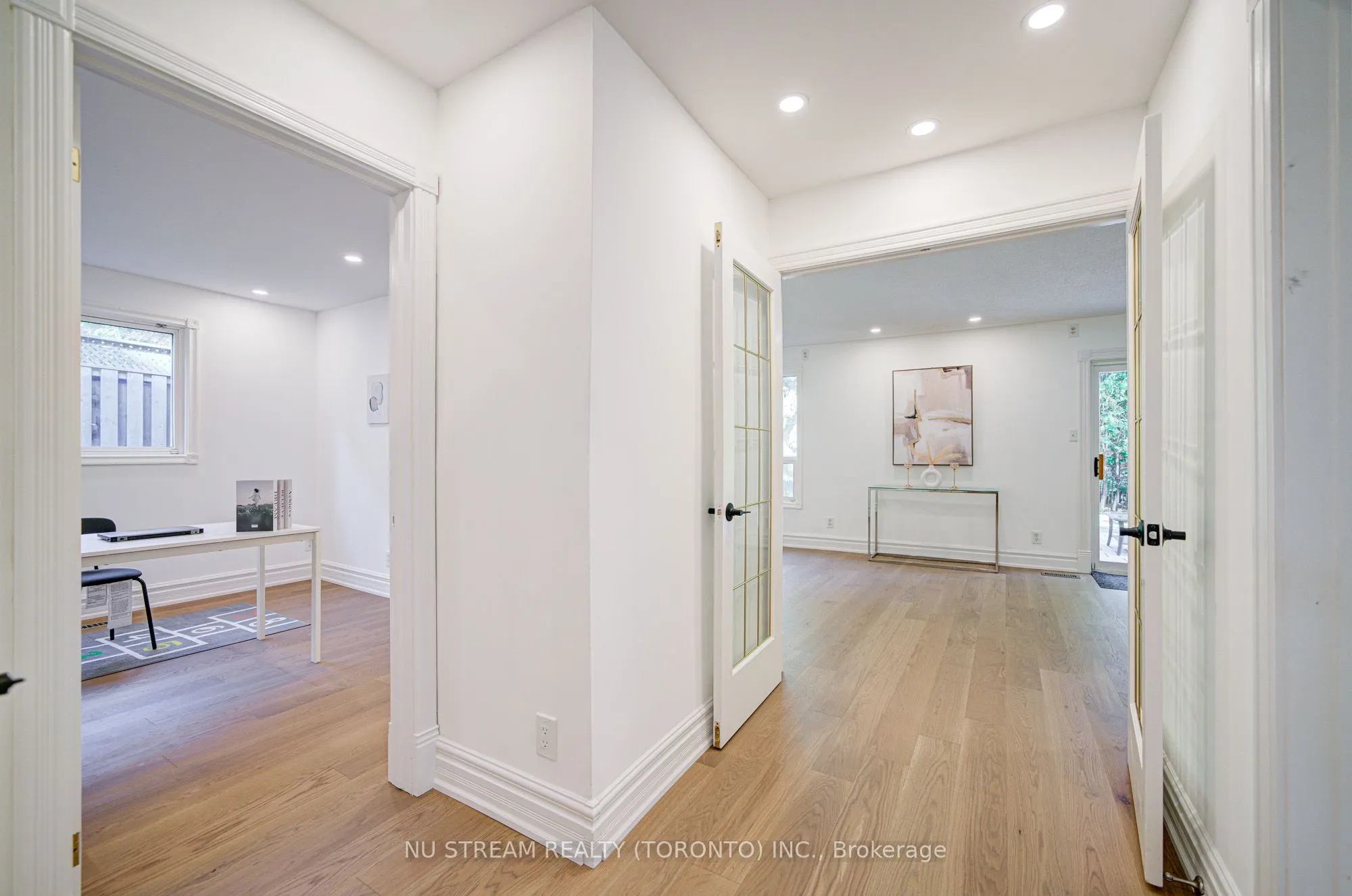 8 Hemingway Crescent