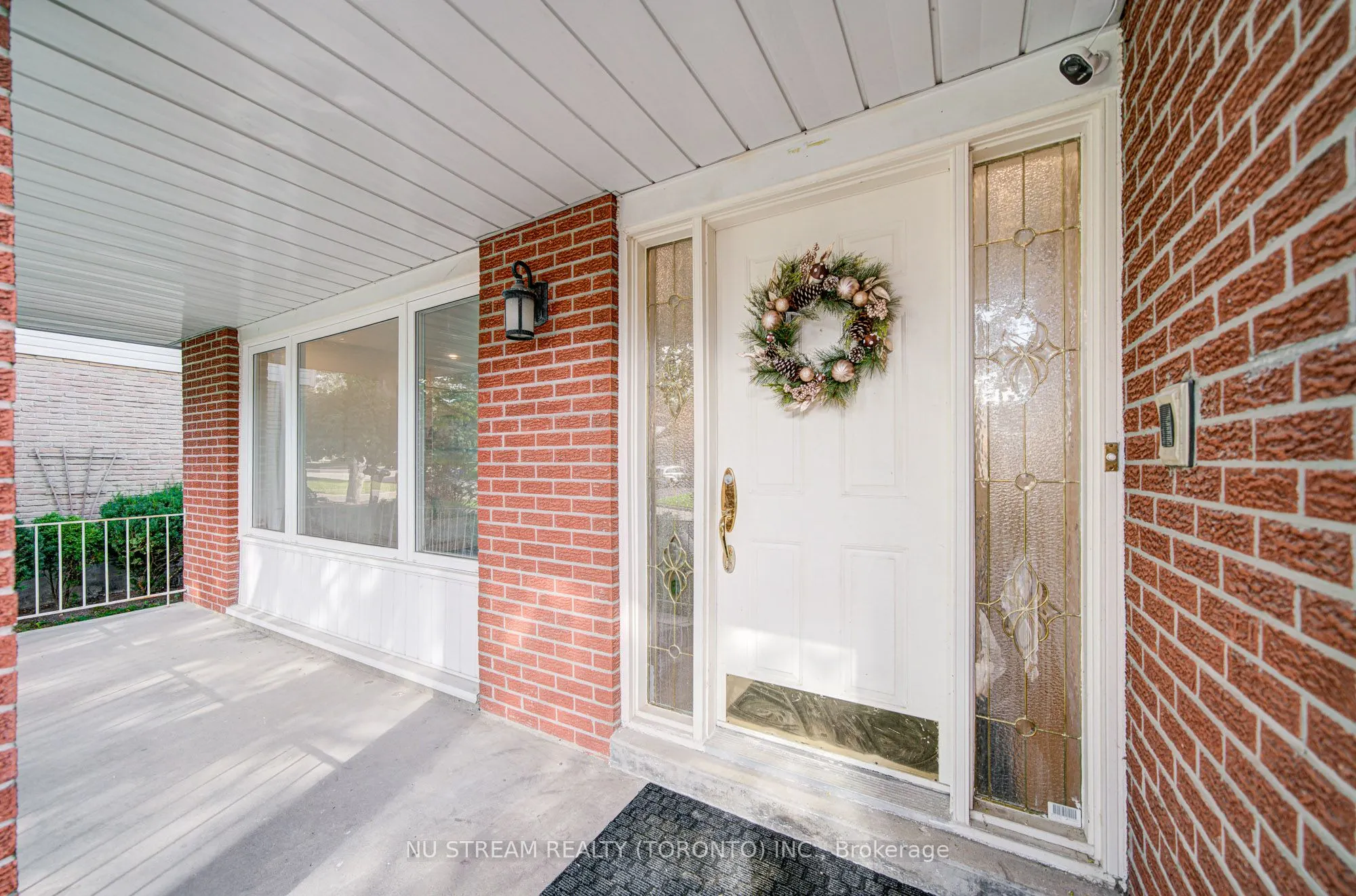 8 Hemingway Crescent