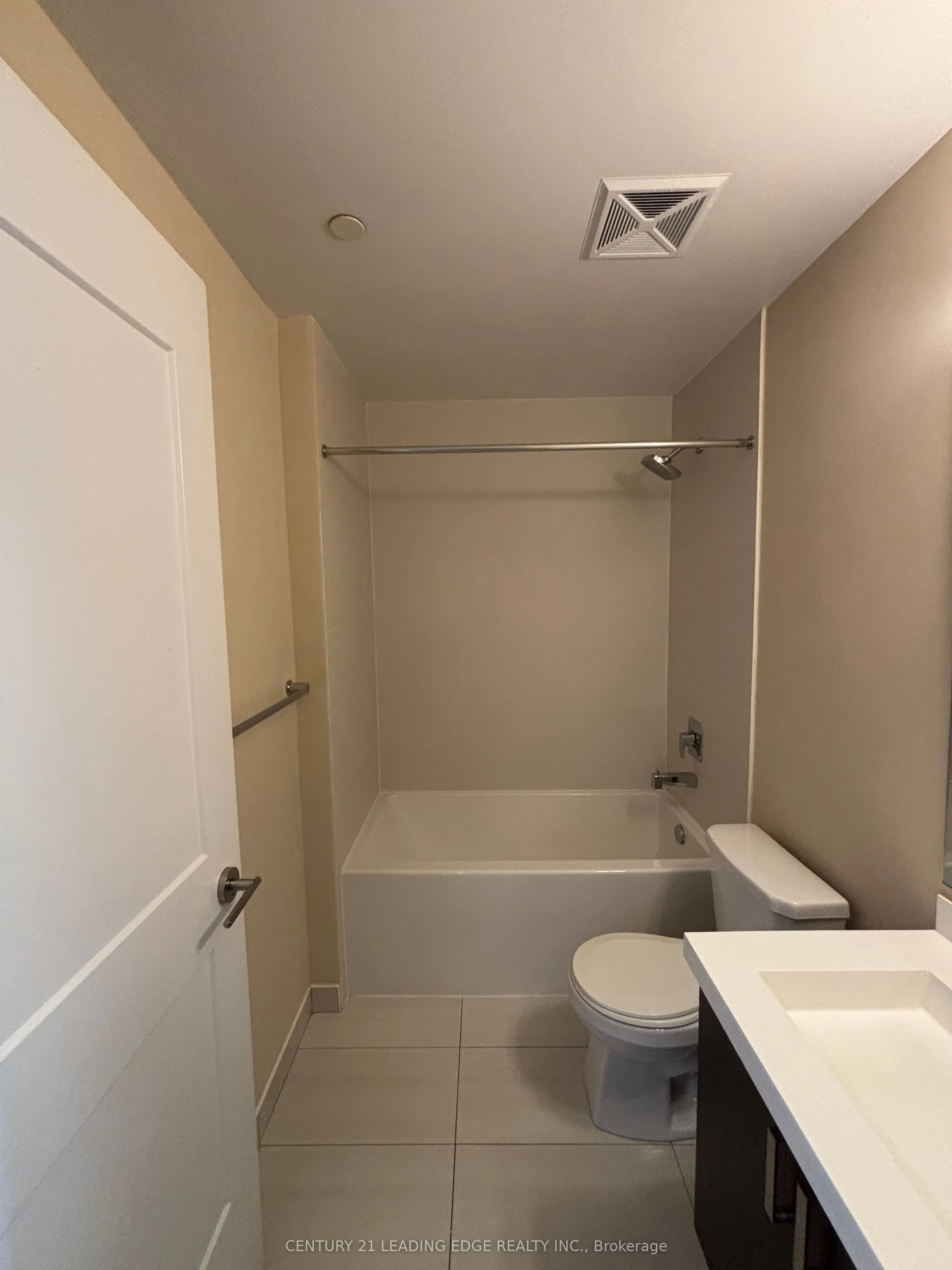 7895 JANE Street, #517