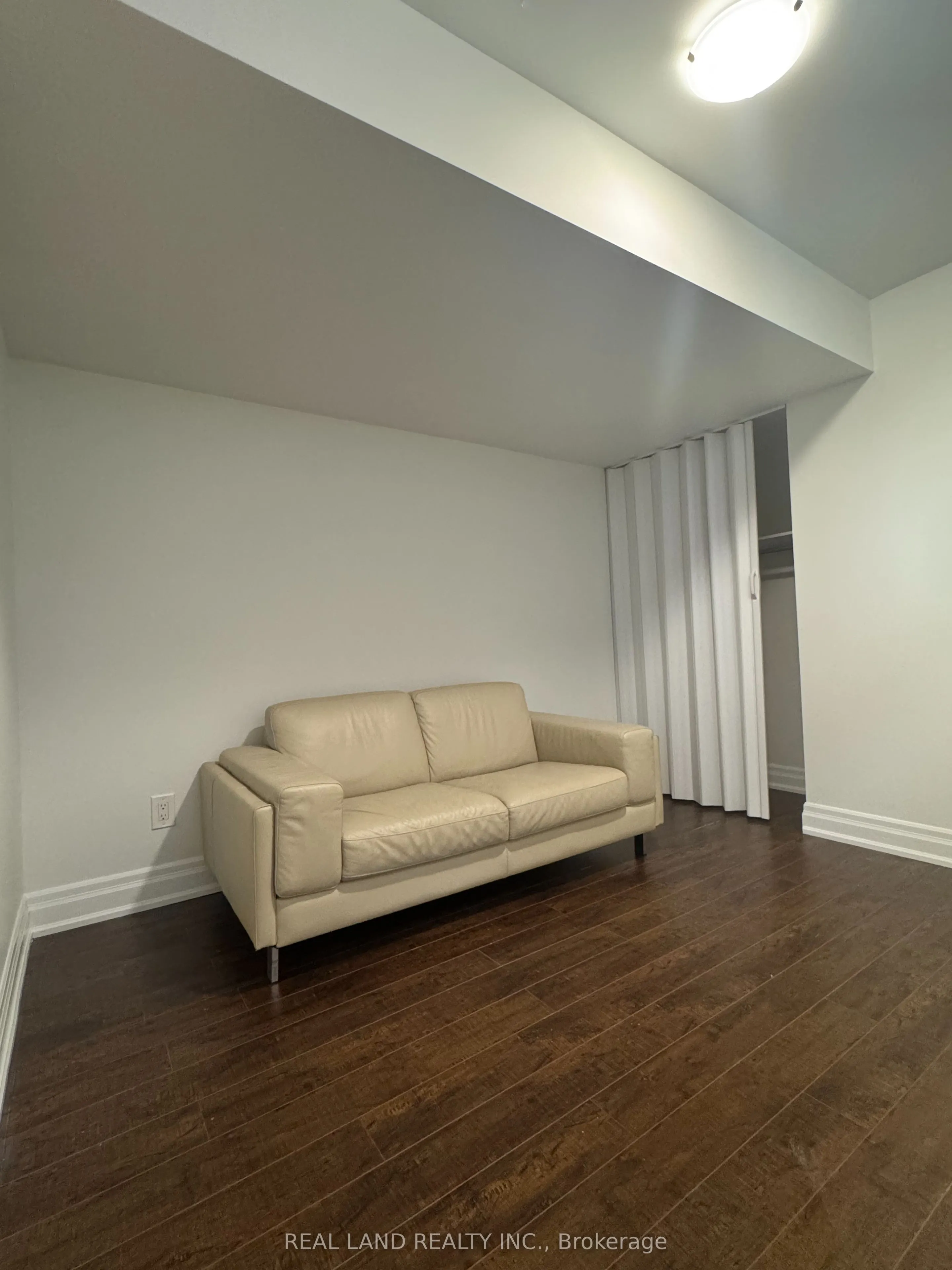 29 Mayfair Court