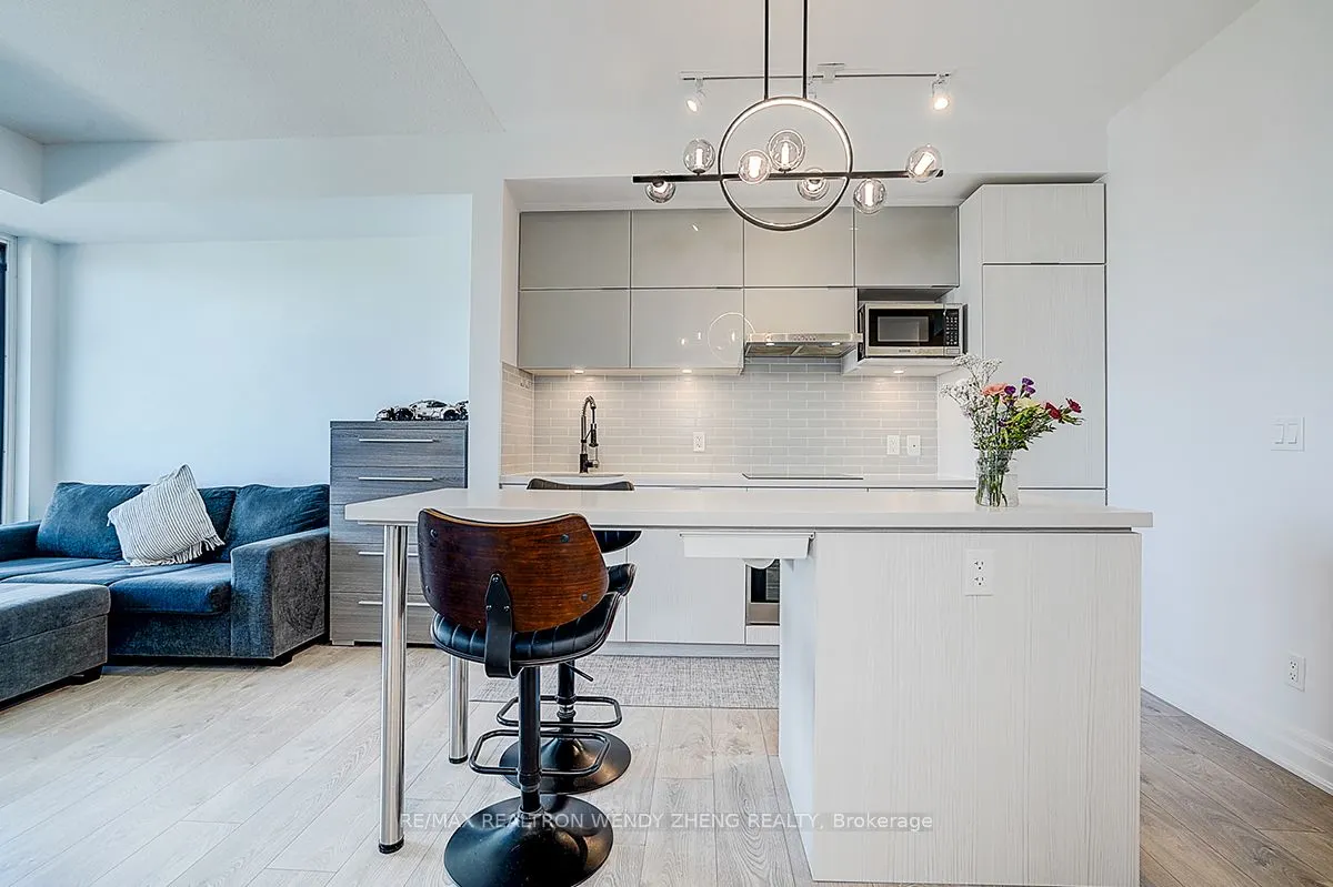 10 Rouge Valley Drive W, #1406