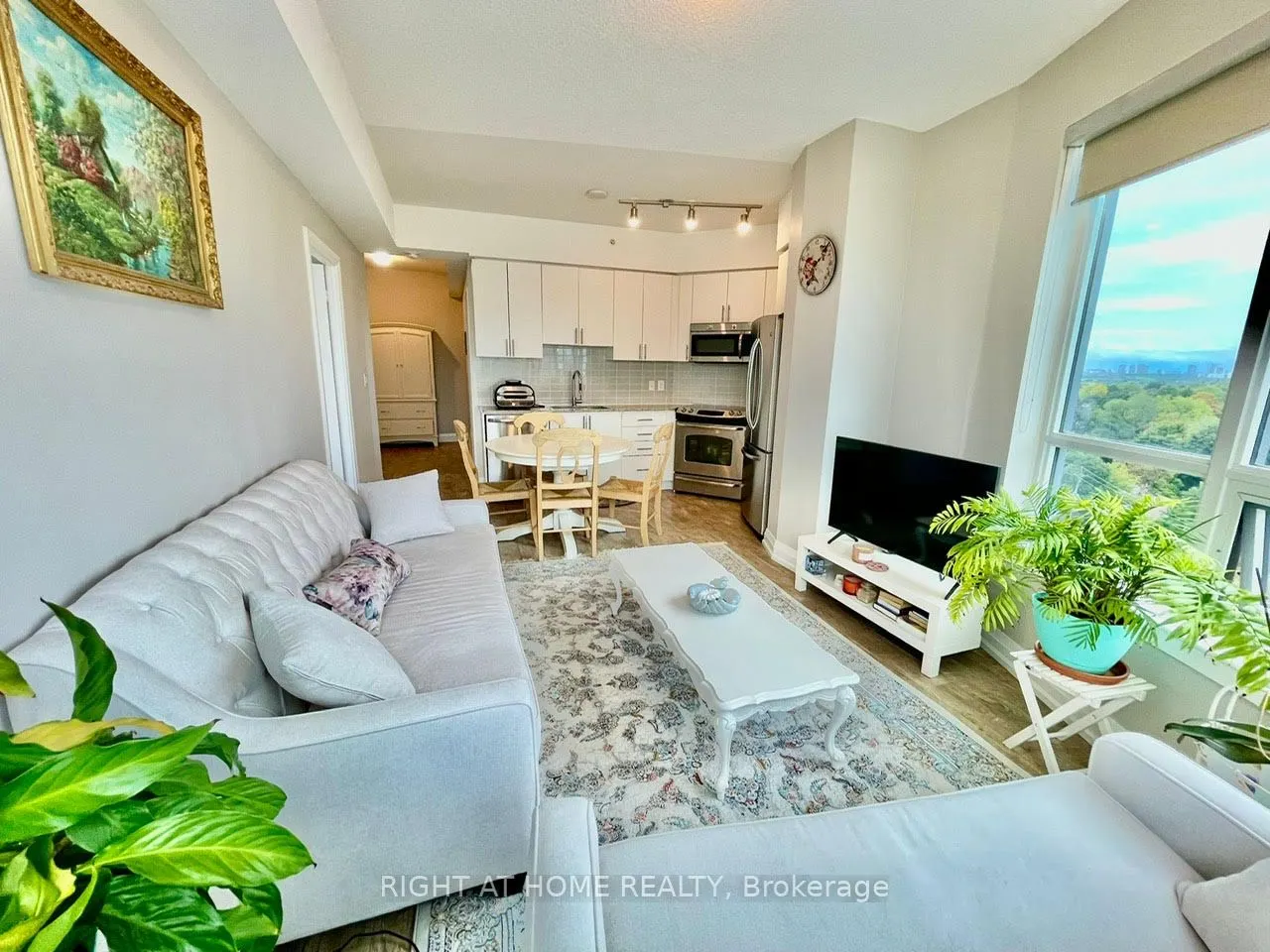7161 Yonge Street