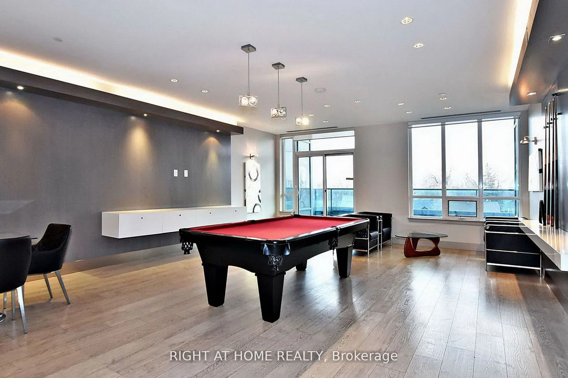 7161 Yonge Street