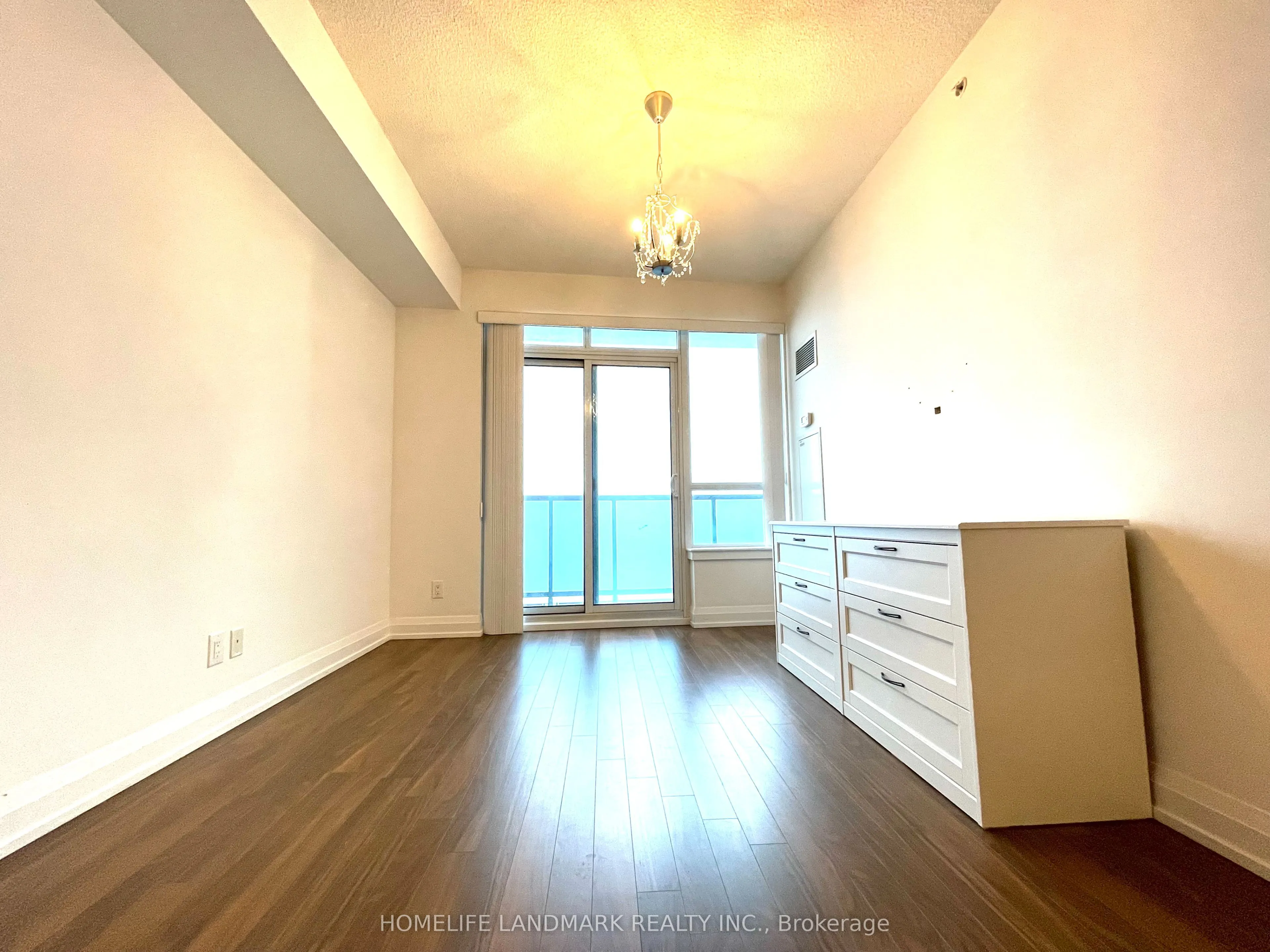 7161 Yonge Street, #2322