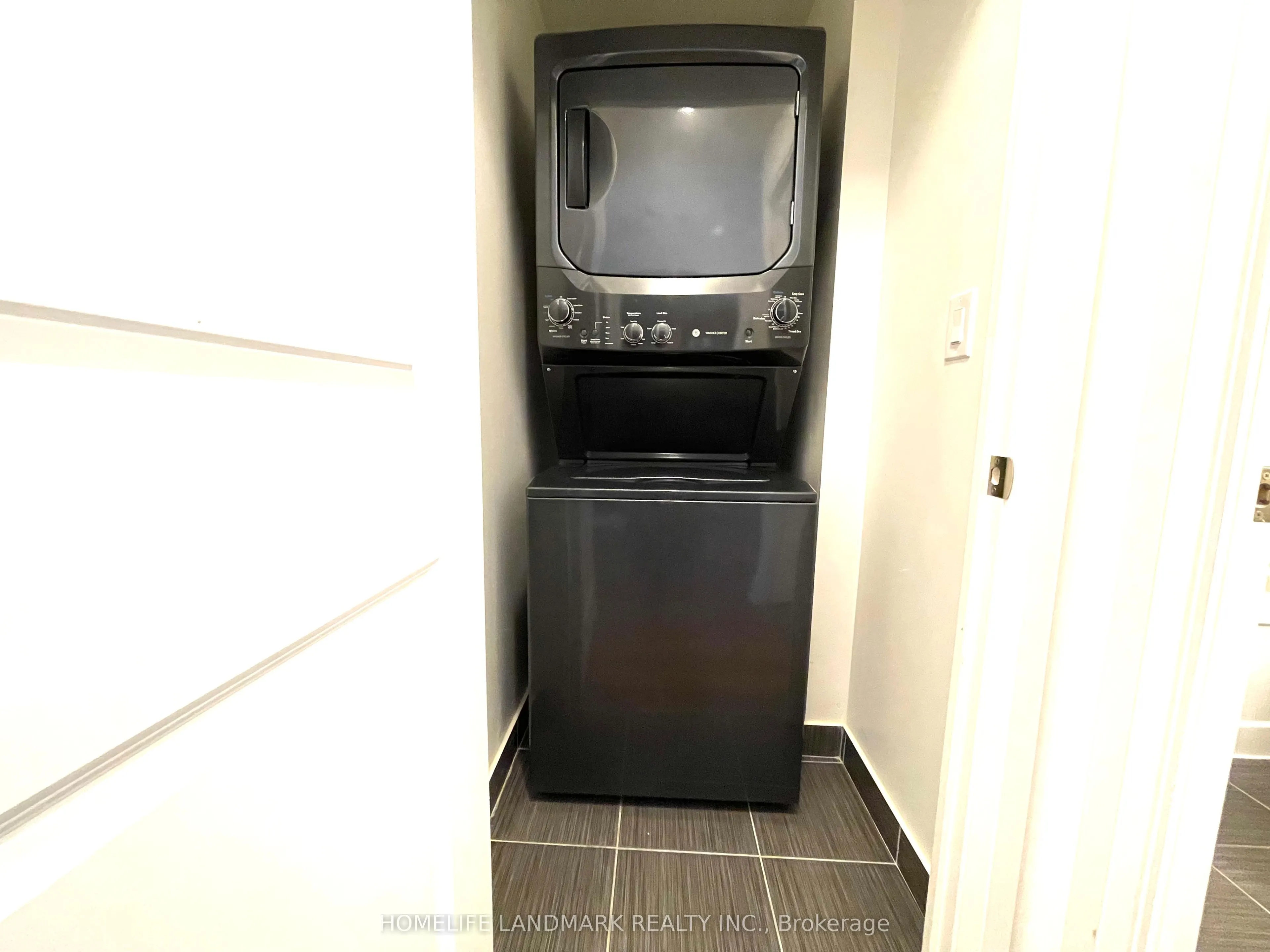 7161 Yonge Street, #2322