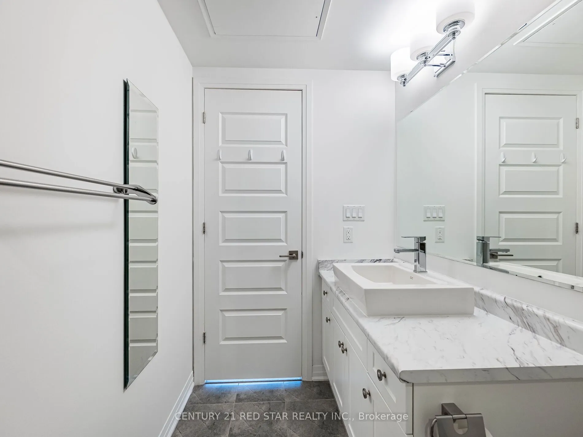 58 Adam Sellers Street, #417