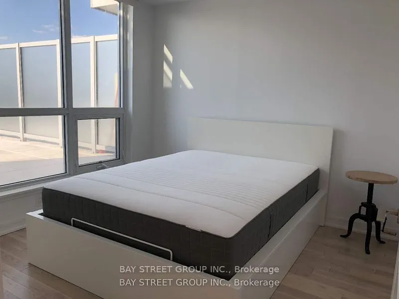 9201 Yonge Street, #915