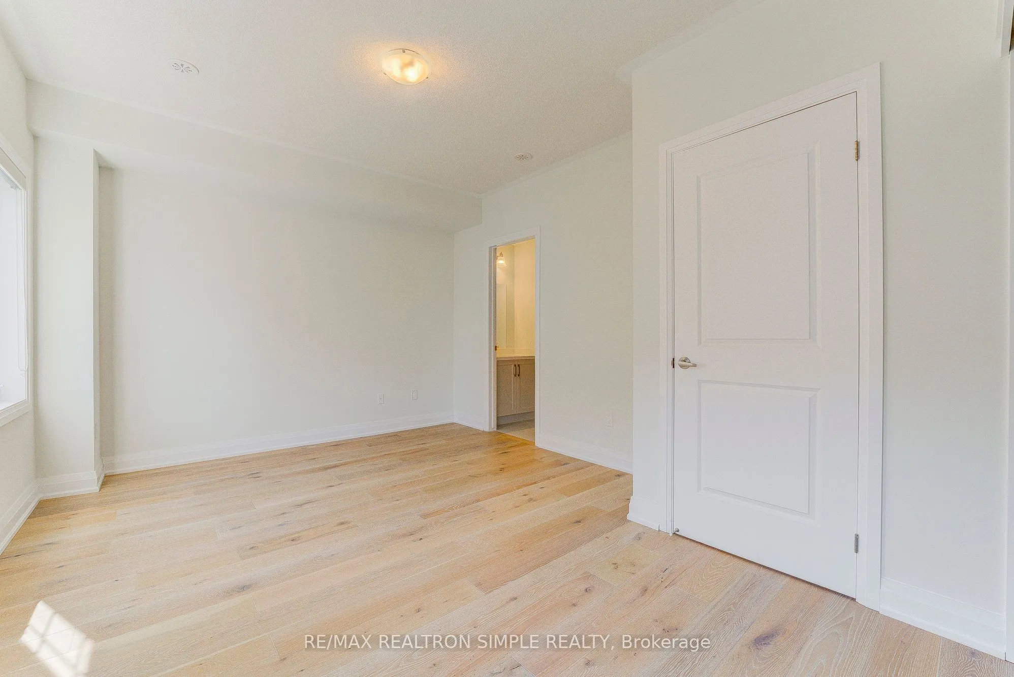 20 Maybank Lane