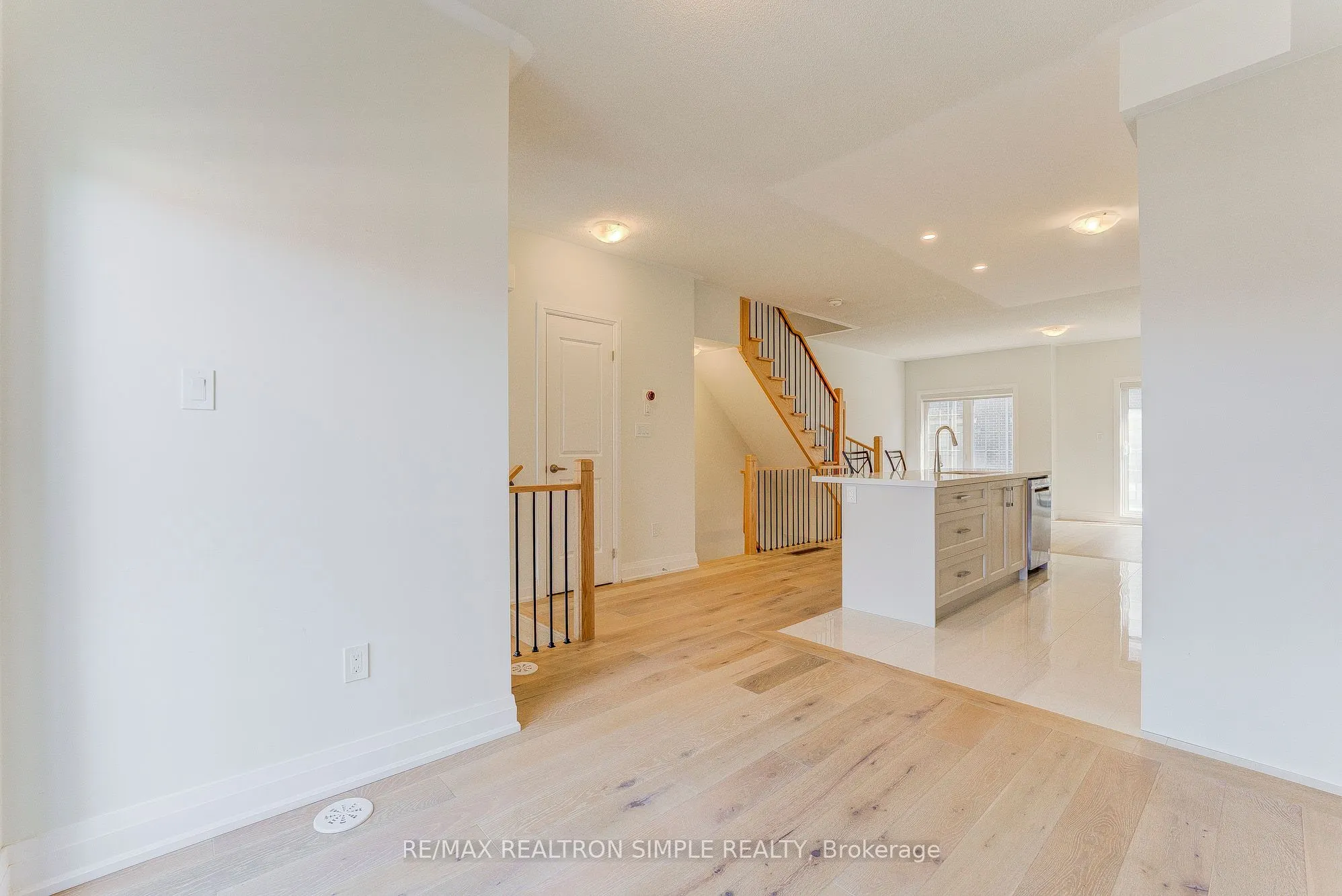 20 Maybank Lane