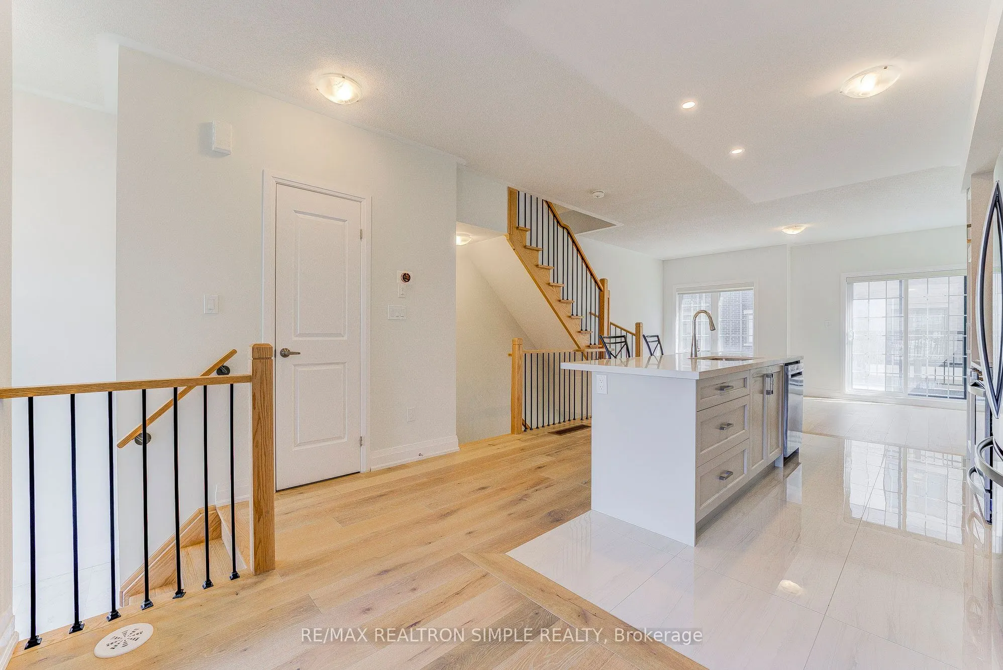 20 Maybank Lane