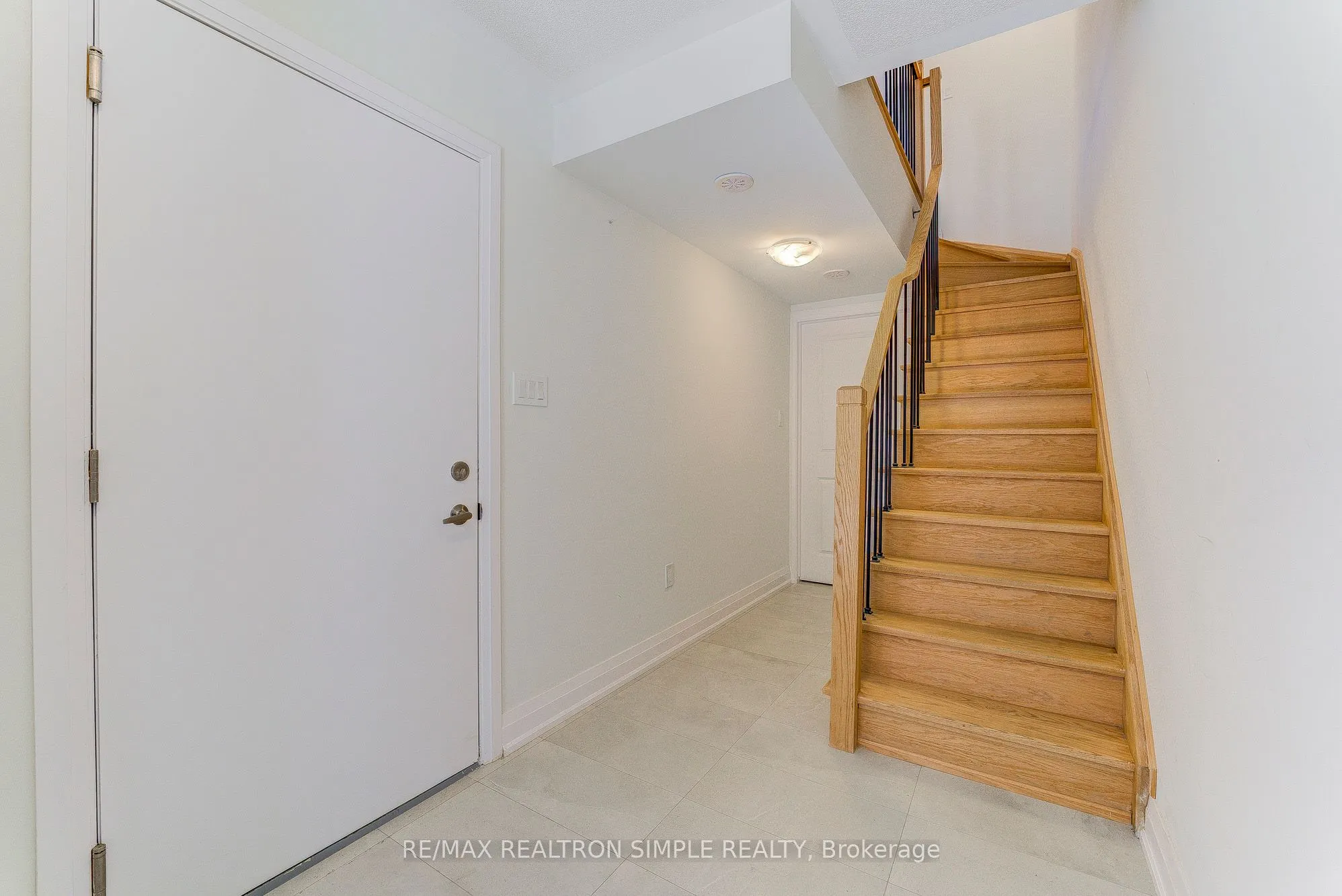 20 Maybank Lane