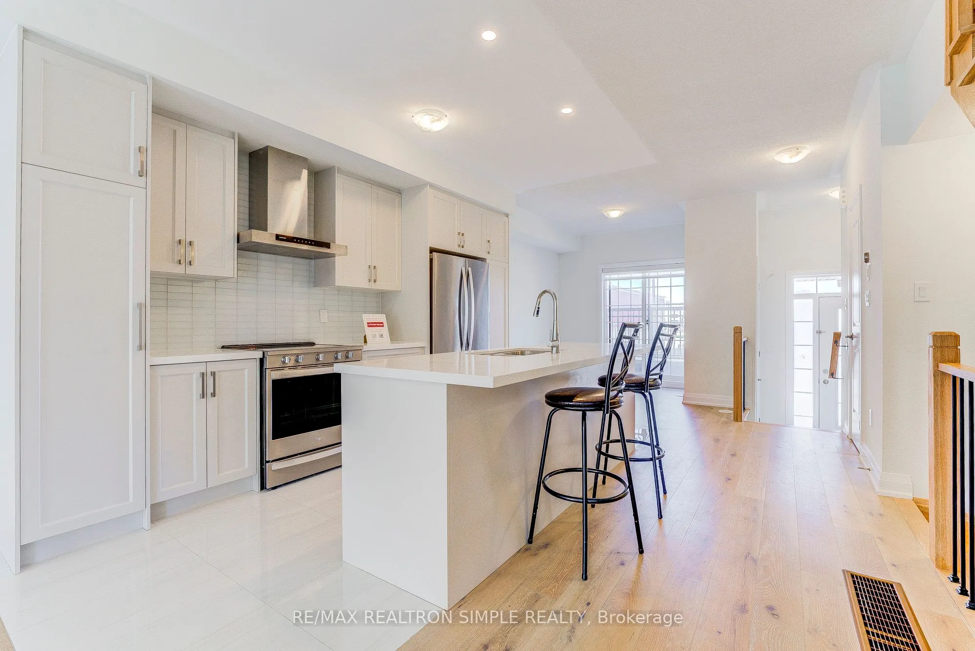 20 Maybank Lane
