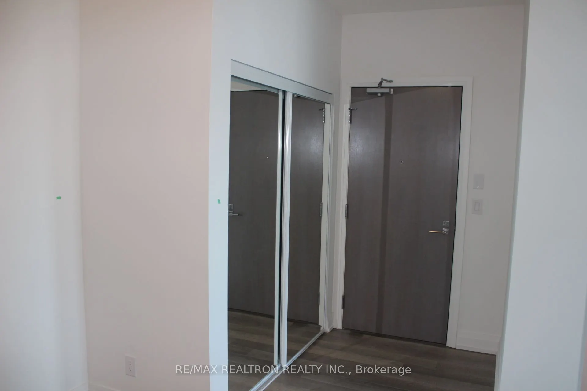 7167 Yonge Street, #PH10