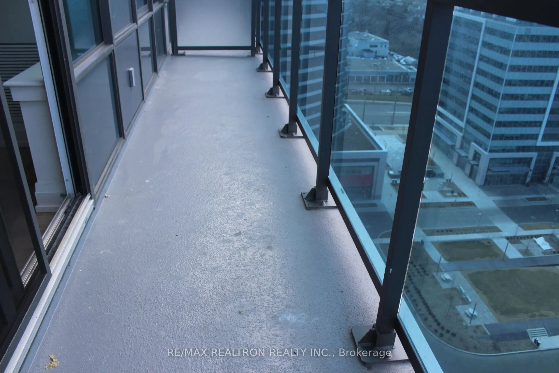 7167 Yonge Street, #PH10