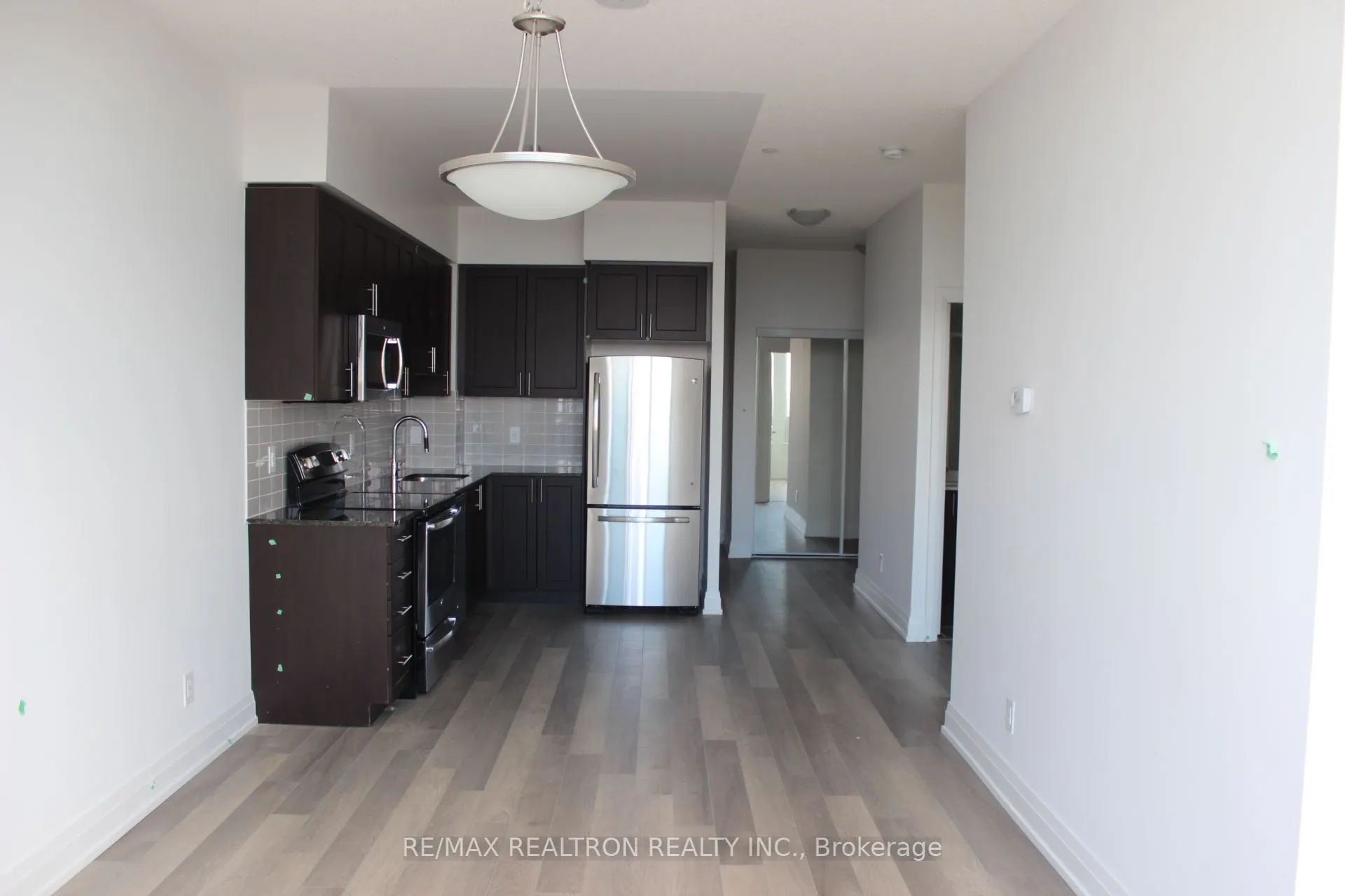 7167 Yonge Street, #PH10