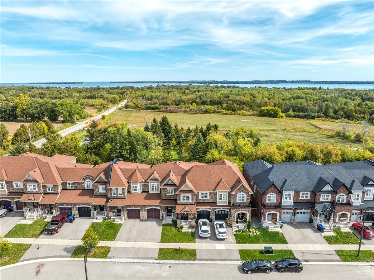 1192 Peelar Crescent