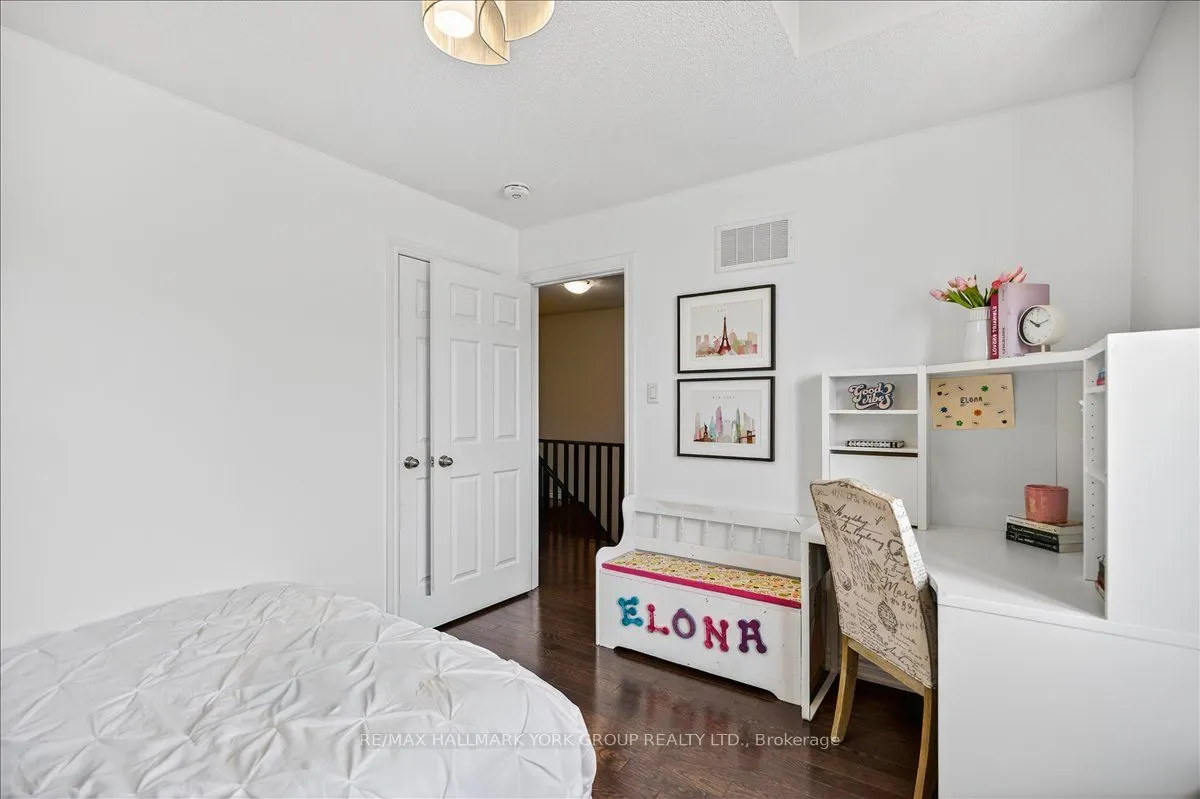 1192 Peelar Crescent
