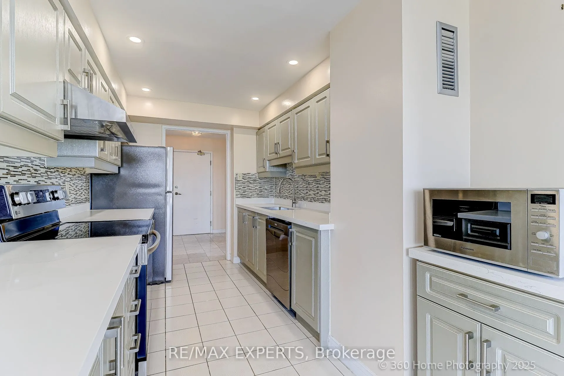 7 Townsgate Drive, #1603
