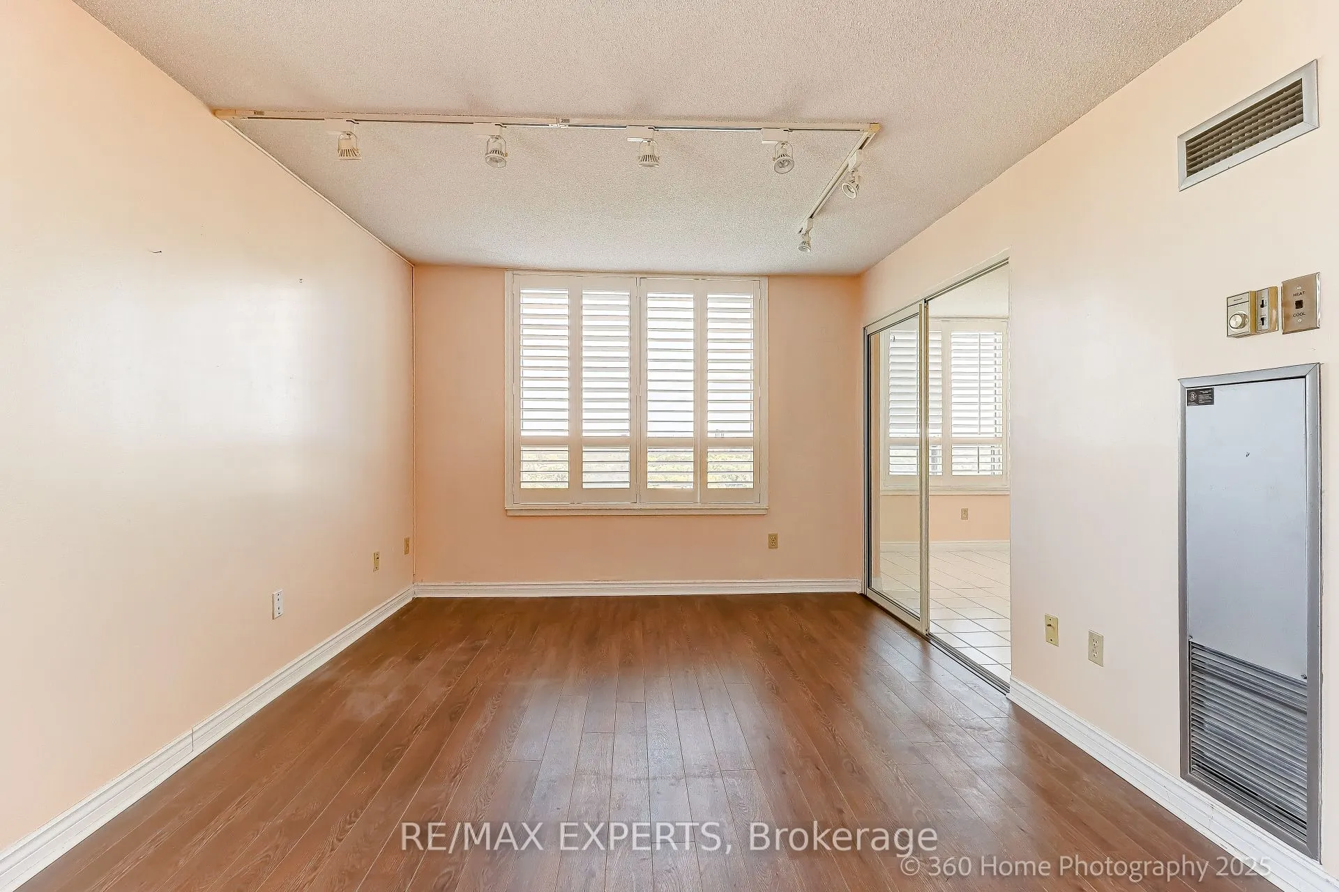7 Townsgate Drive, #1603