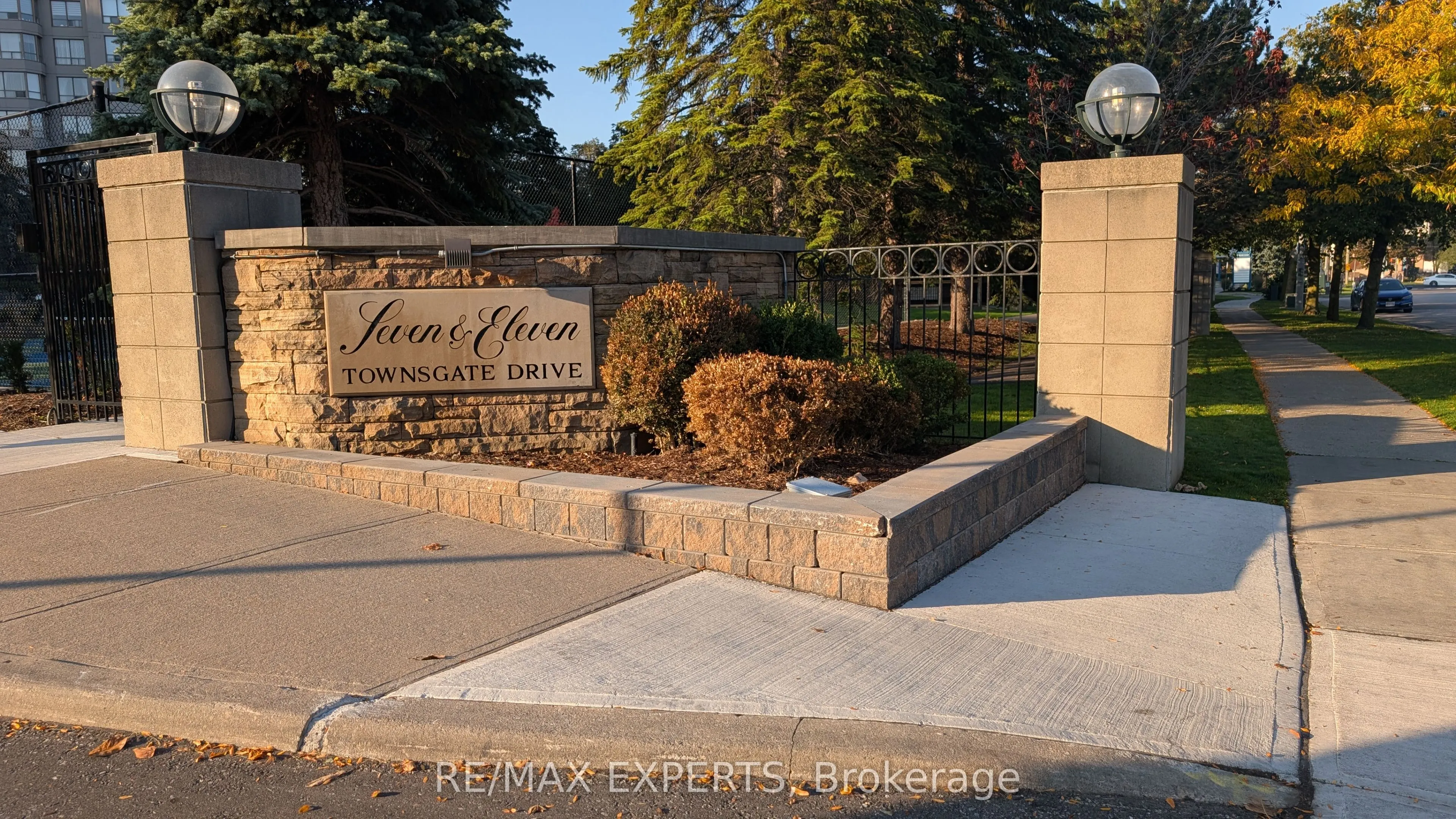 7 Townsgate Drive, #1603