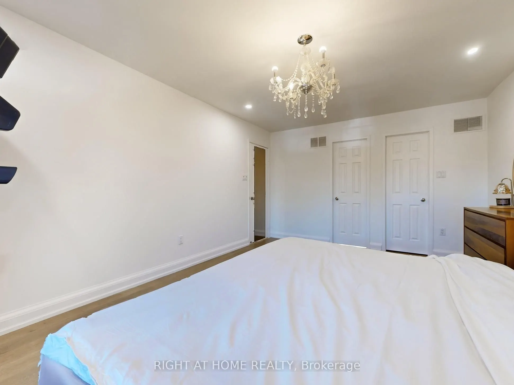 828 Leslie Valley Drive