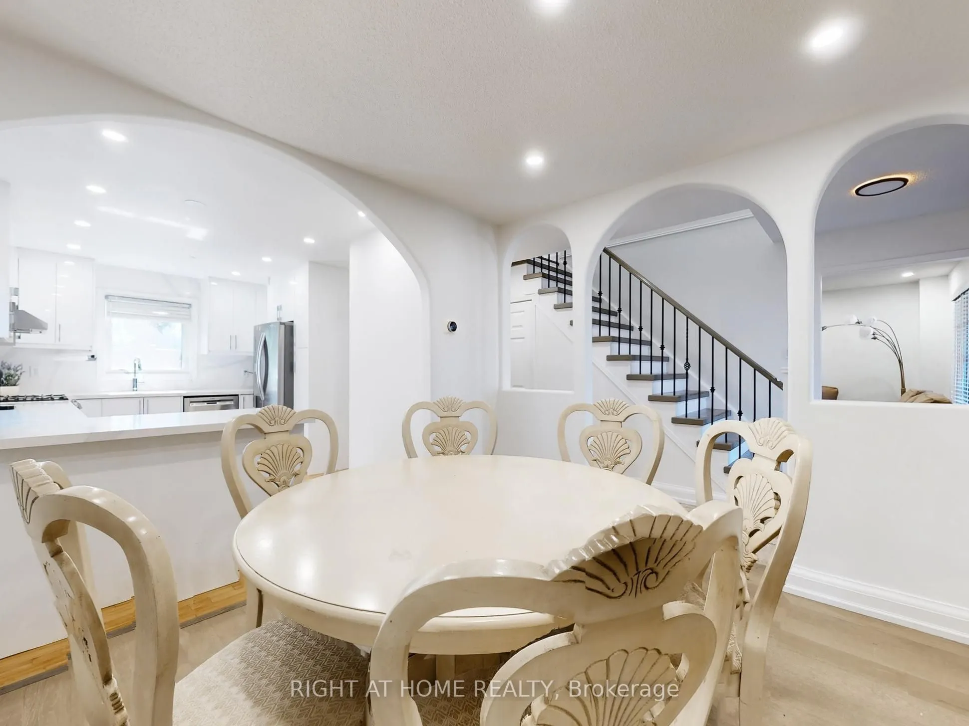 828 Leslie Valley Drive