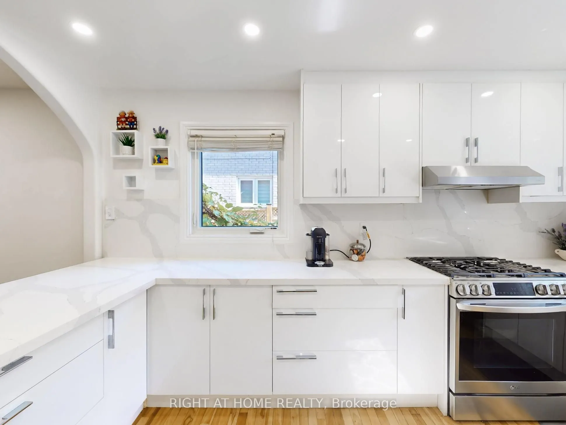 828 Leslie Valley Drive