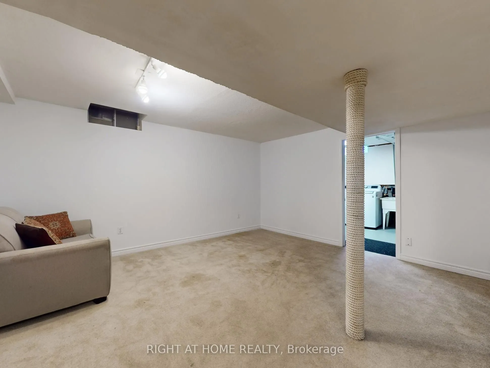 828 Leslie Valley Drive