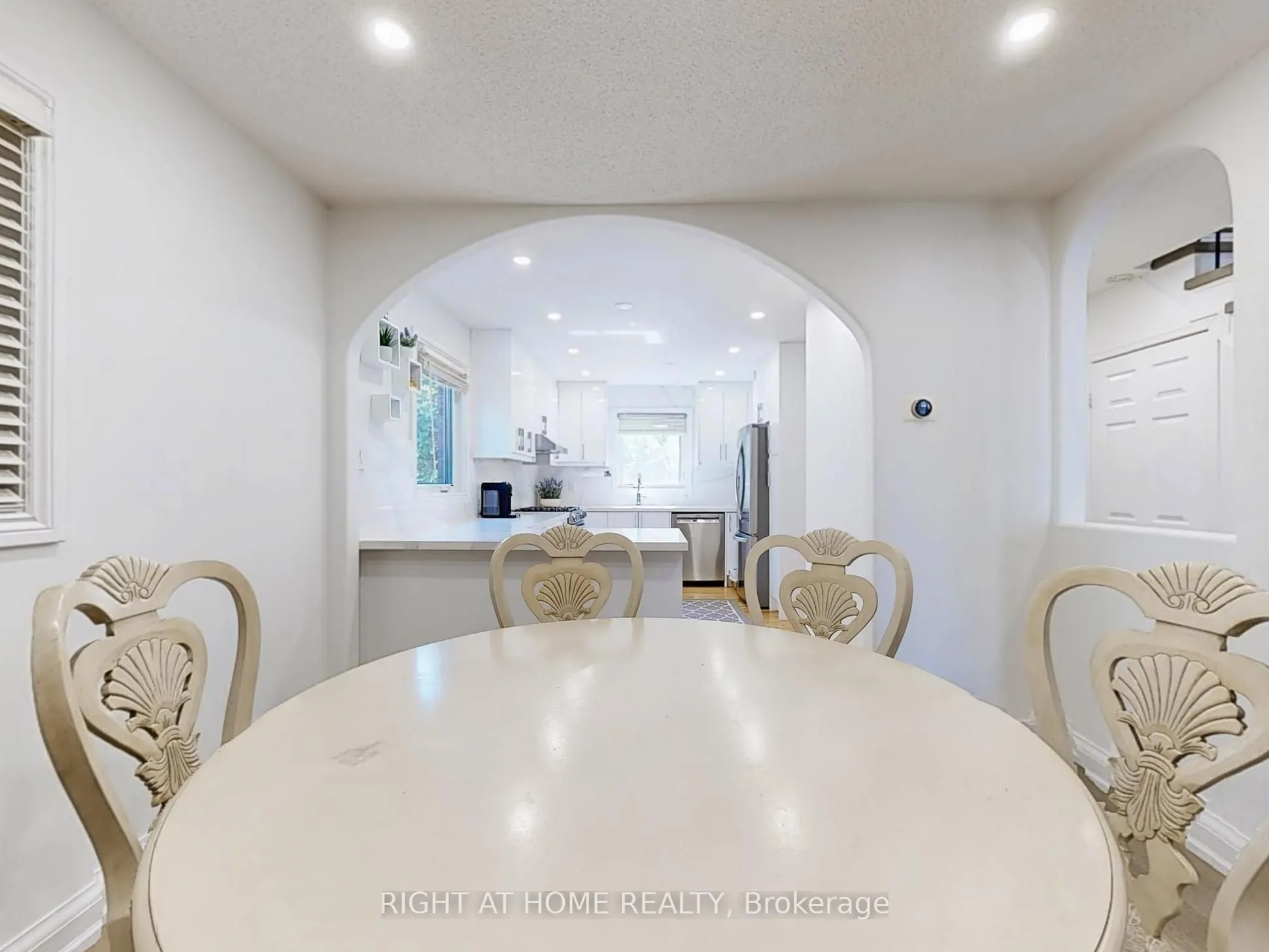 828 Leslie Valley Drive