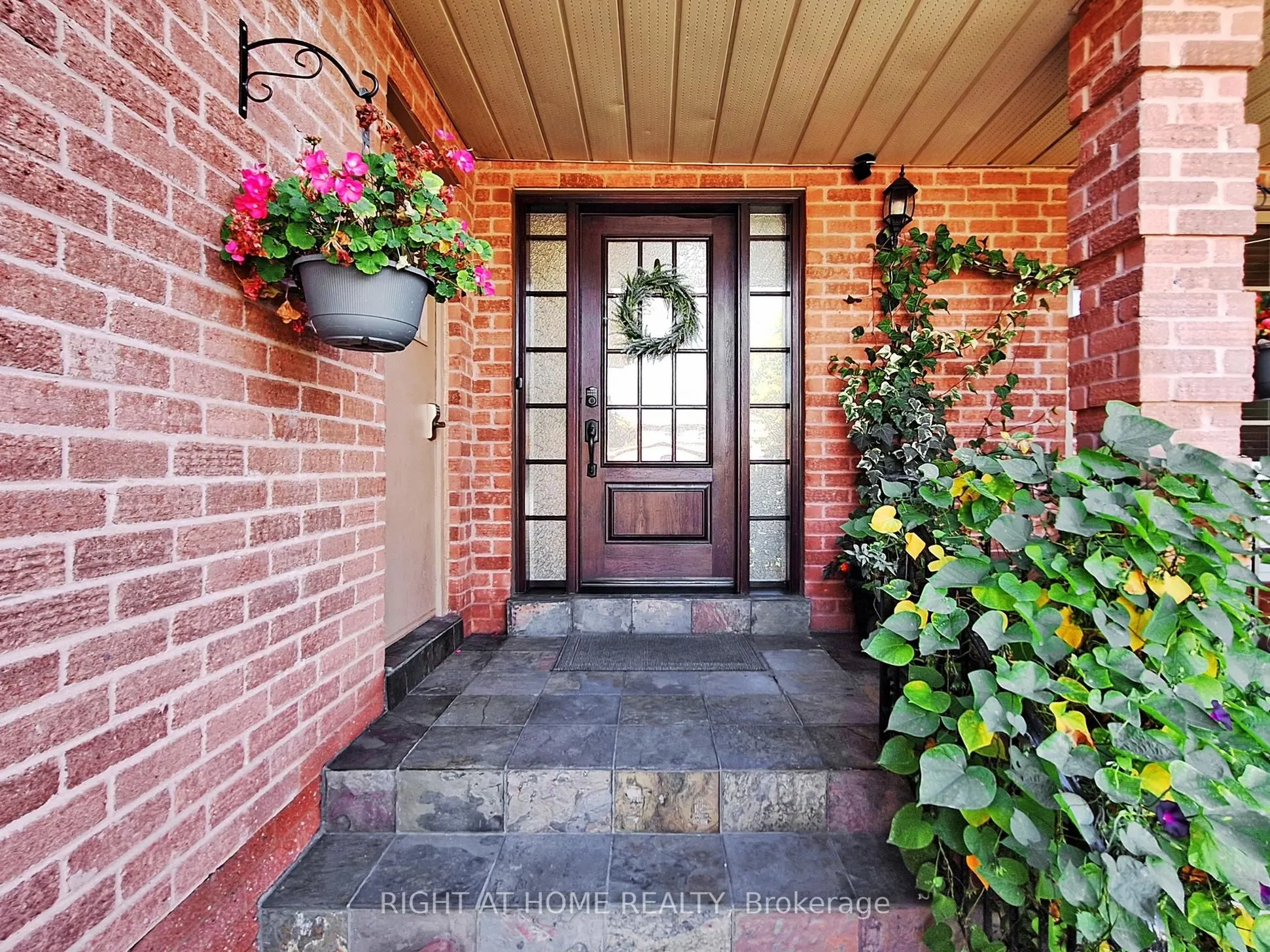 828 Leslie Valley Drive
