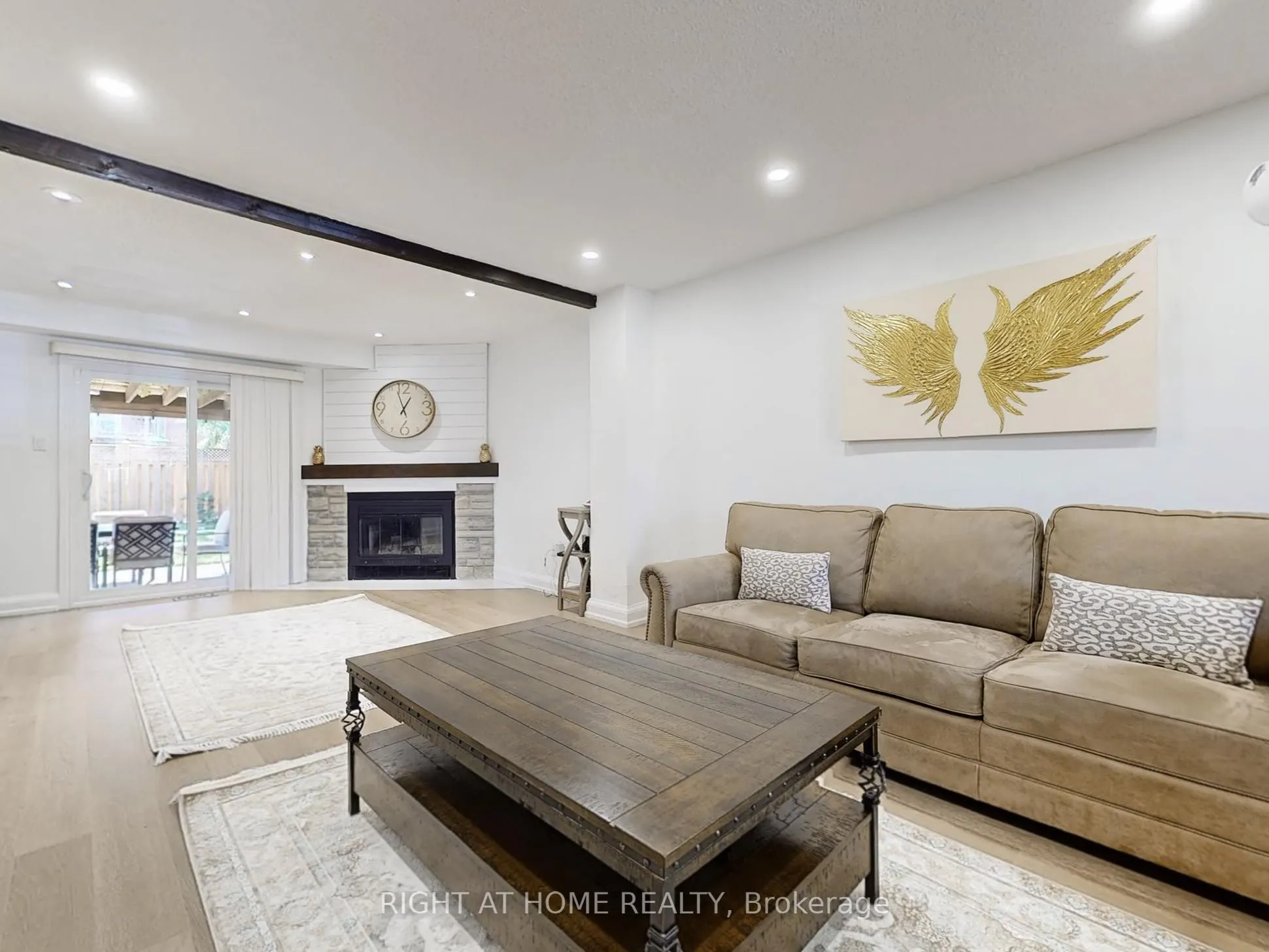 828 Leslie Valley Drive