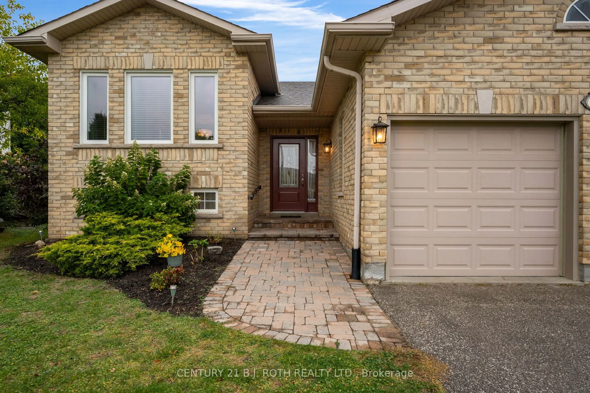 14 Stonemount Crescent