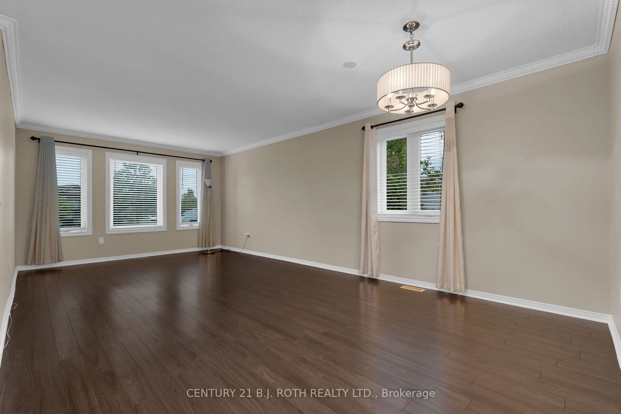 14 Stonemount Crescent