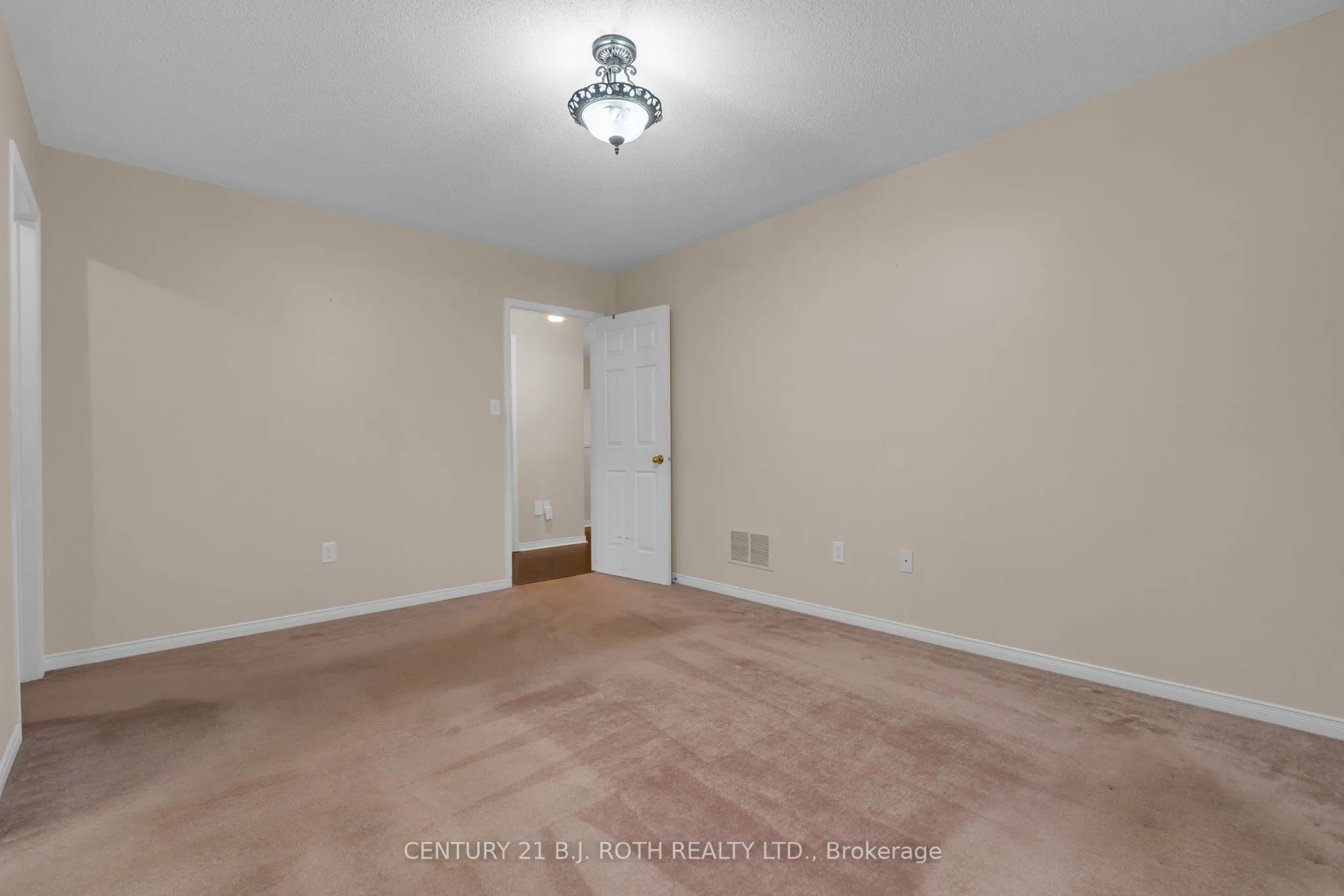 14 Stonemount Crescent