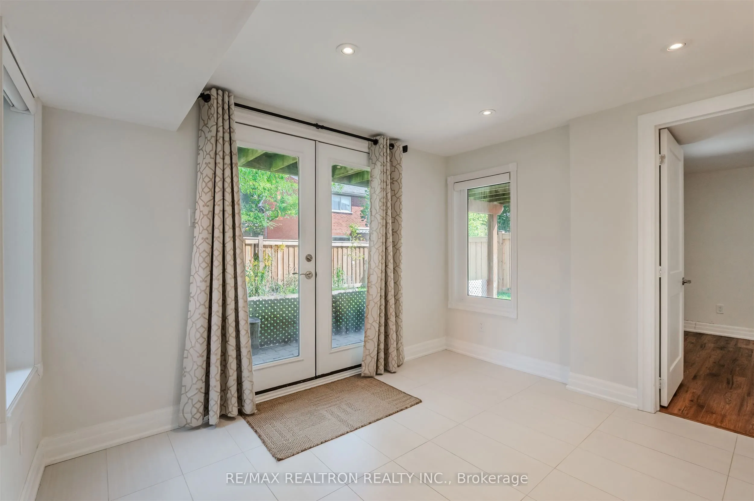 691 Shanahan Boulevard, #Lower