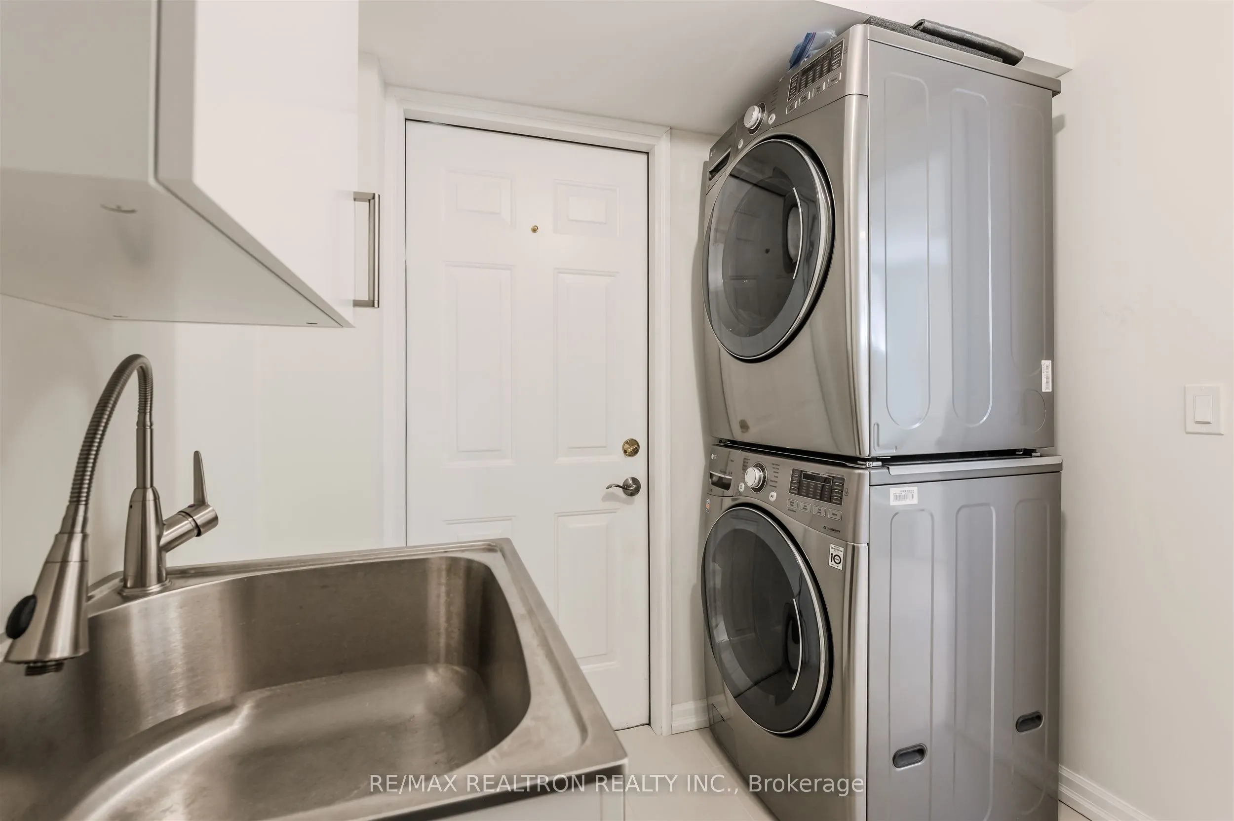 691 Shanahan Boulevard, #Lower