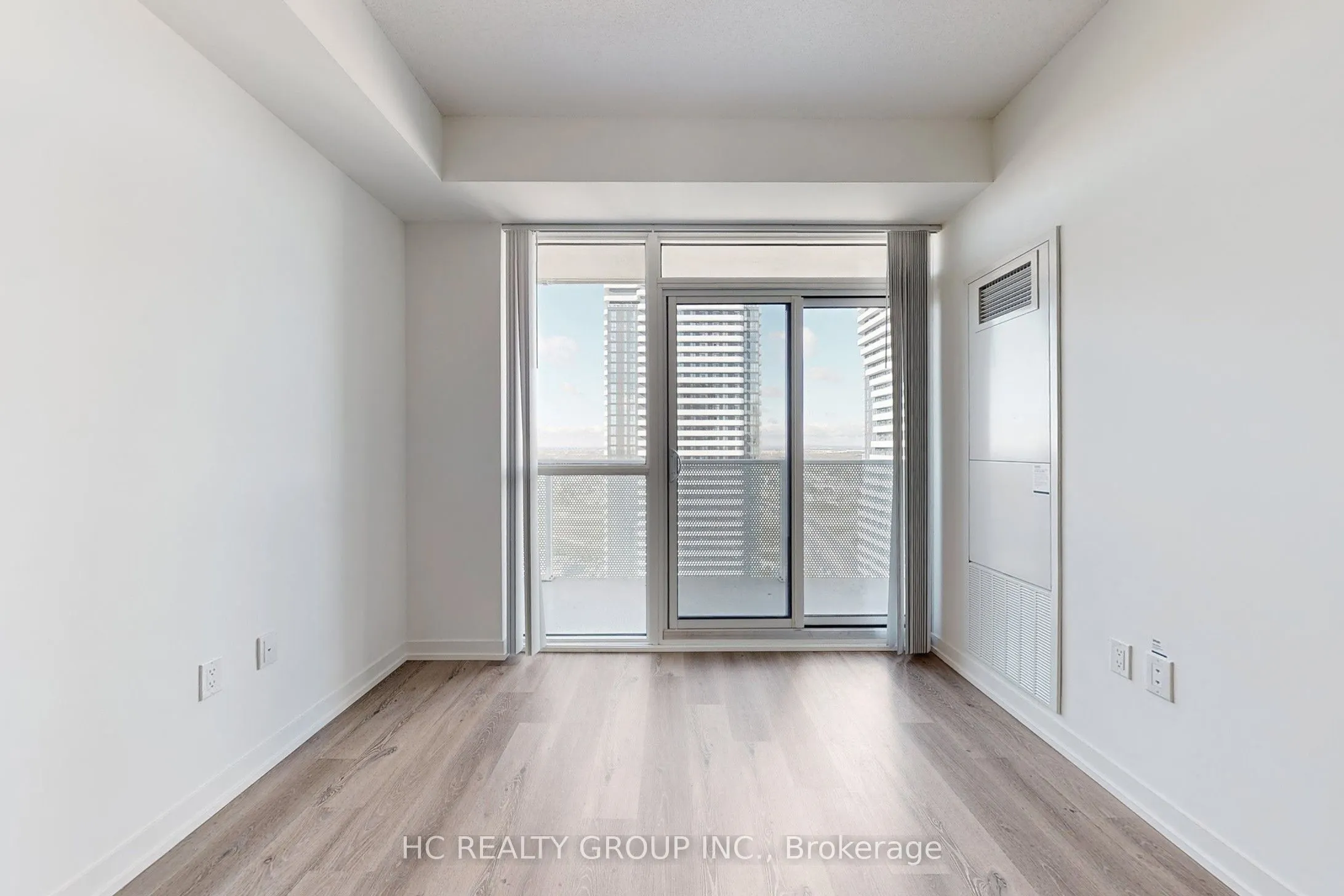 28 Interchange Way, #3816