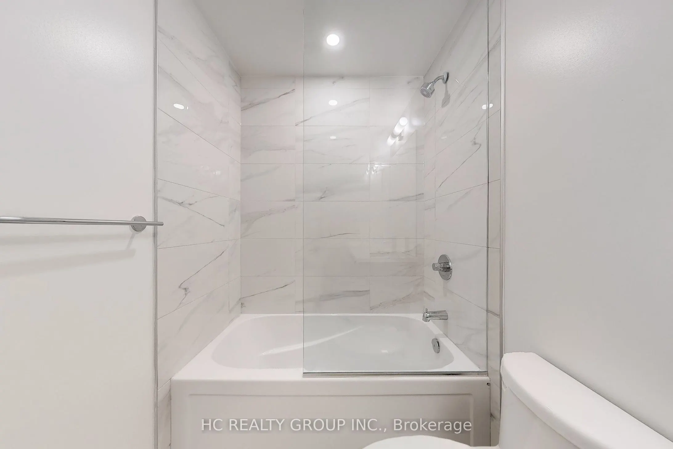 28 Interchange Way, #3816