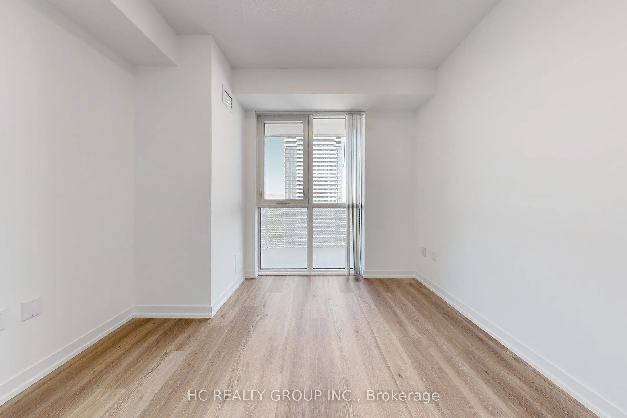 28 Interchange Way, #3816