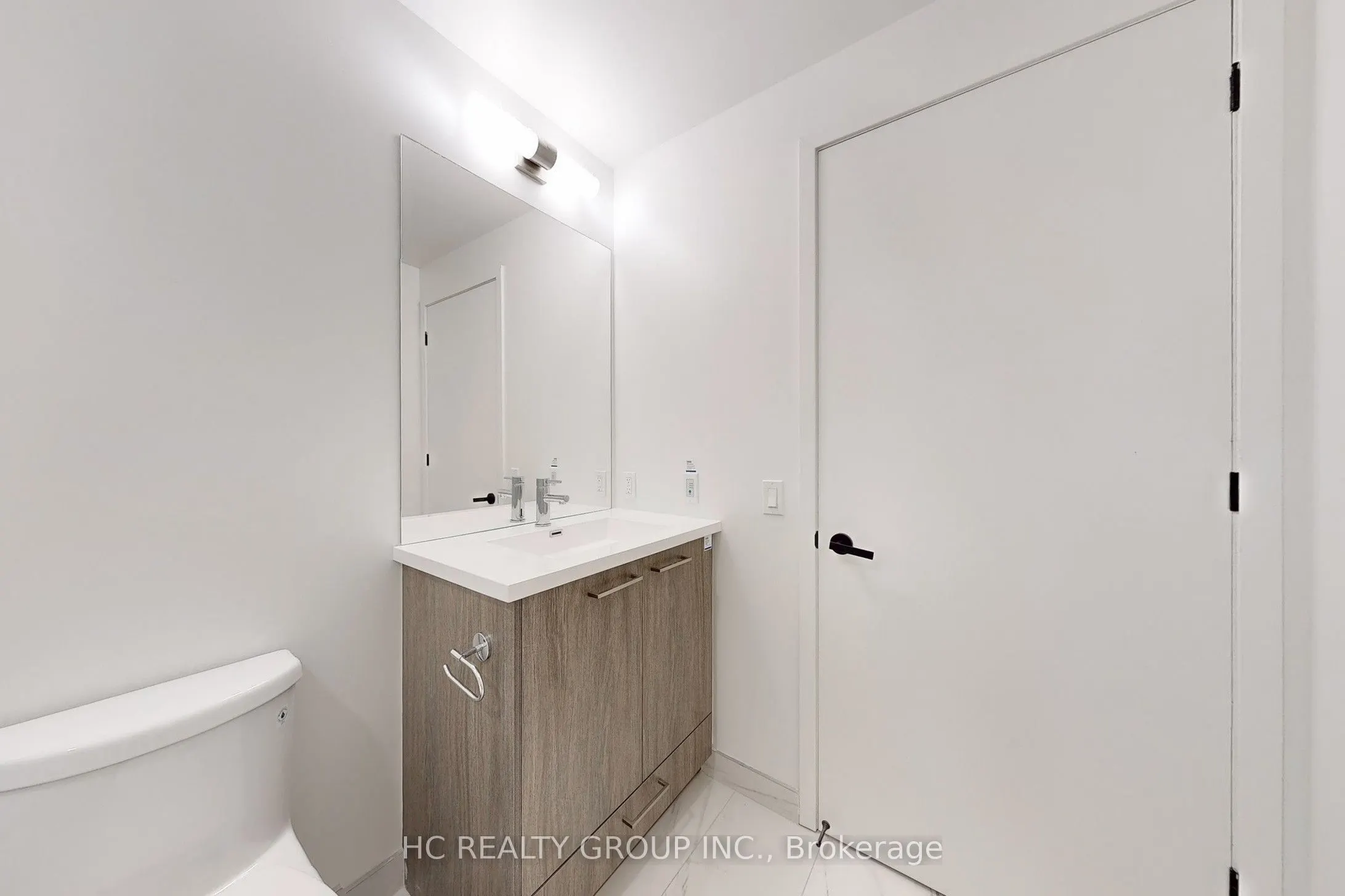 28 Interchange Way, #3816