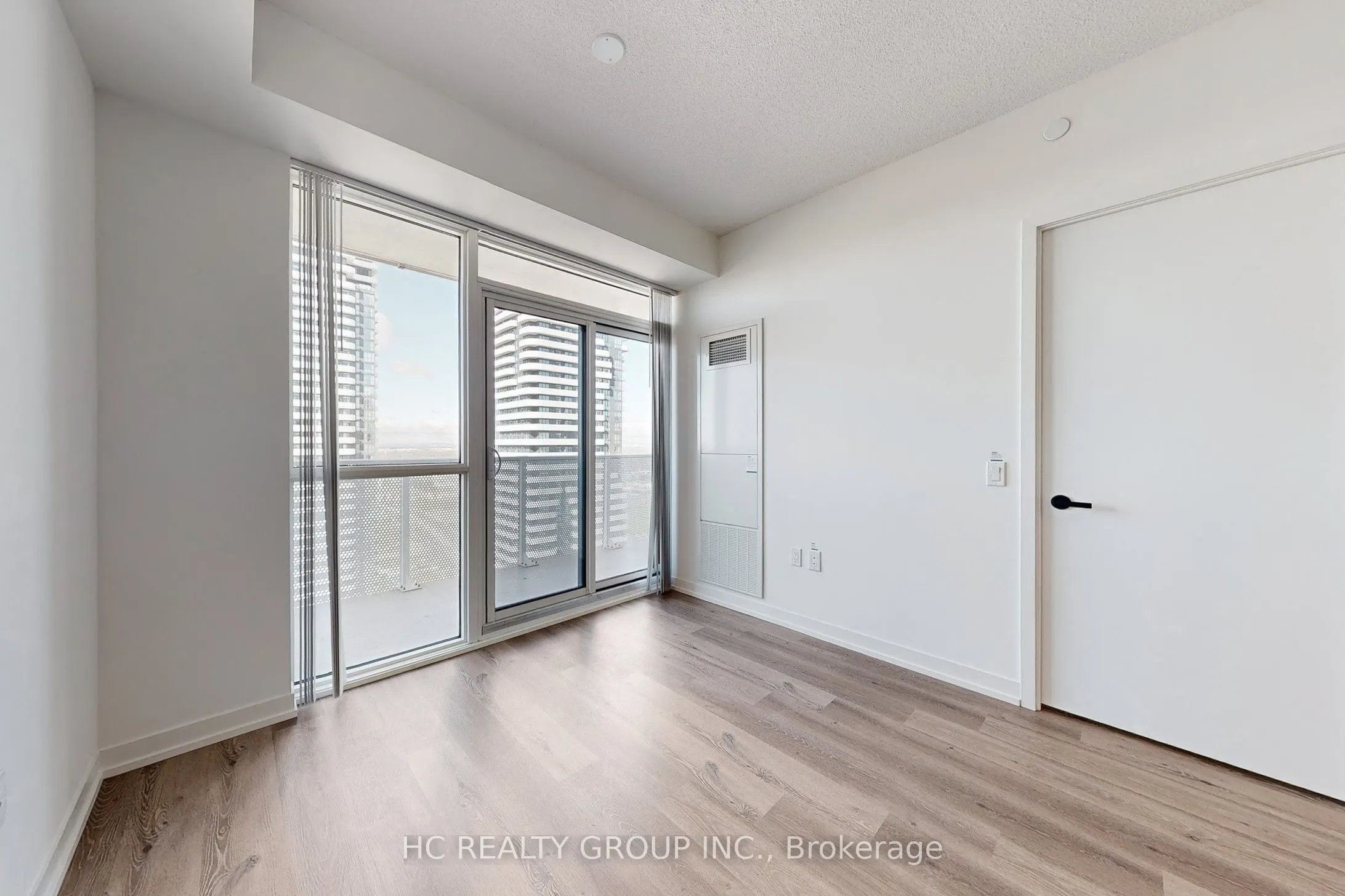 28 Interchange Way, #3816