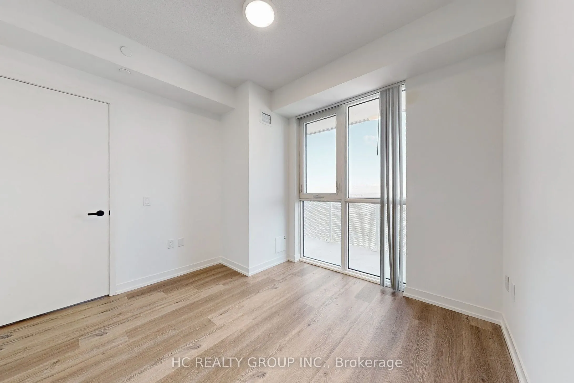 28 Interchange Way, #3816