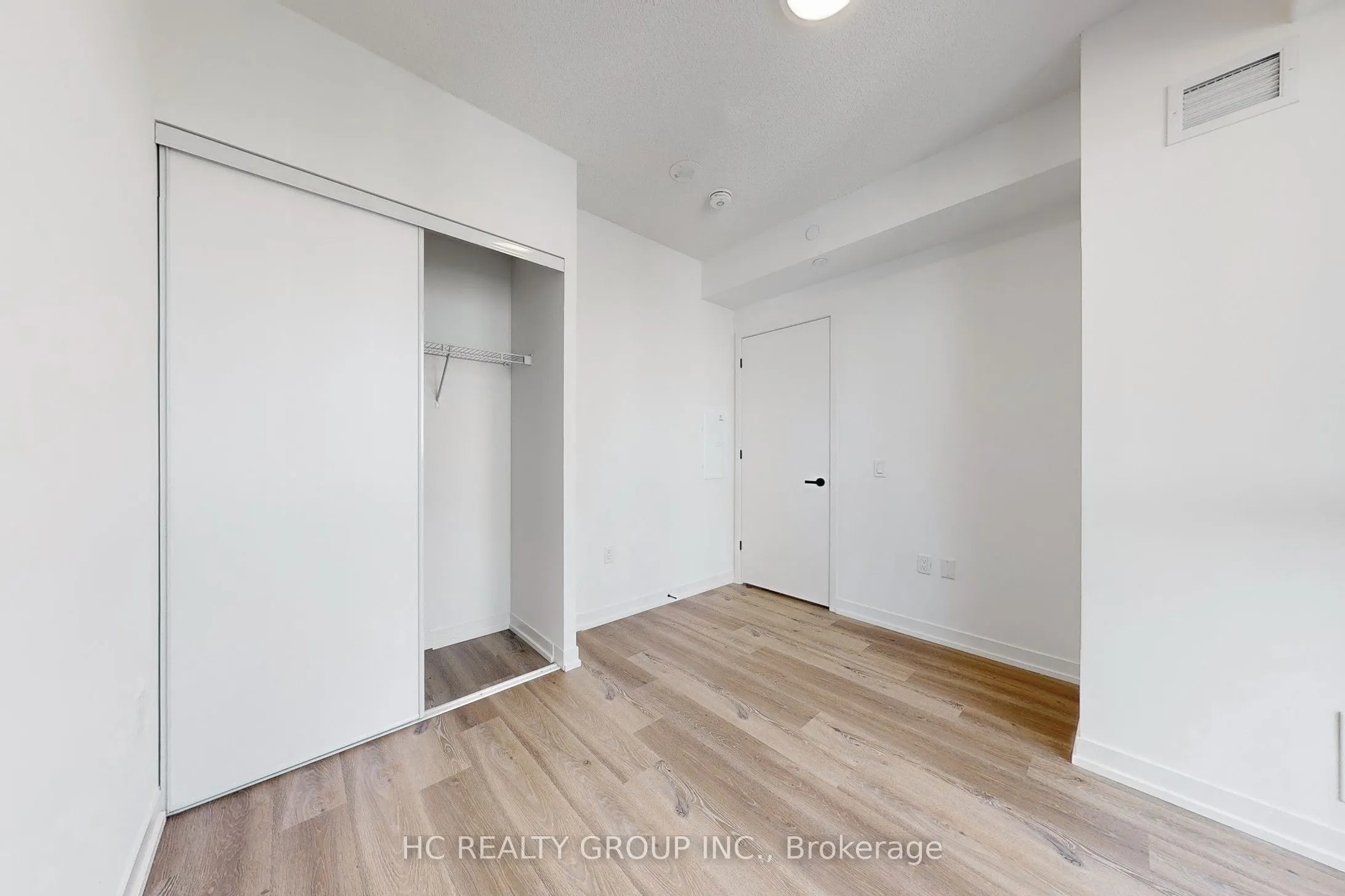 28 Interchange Way, #3816