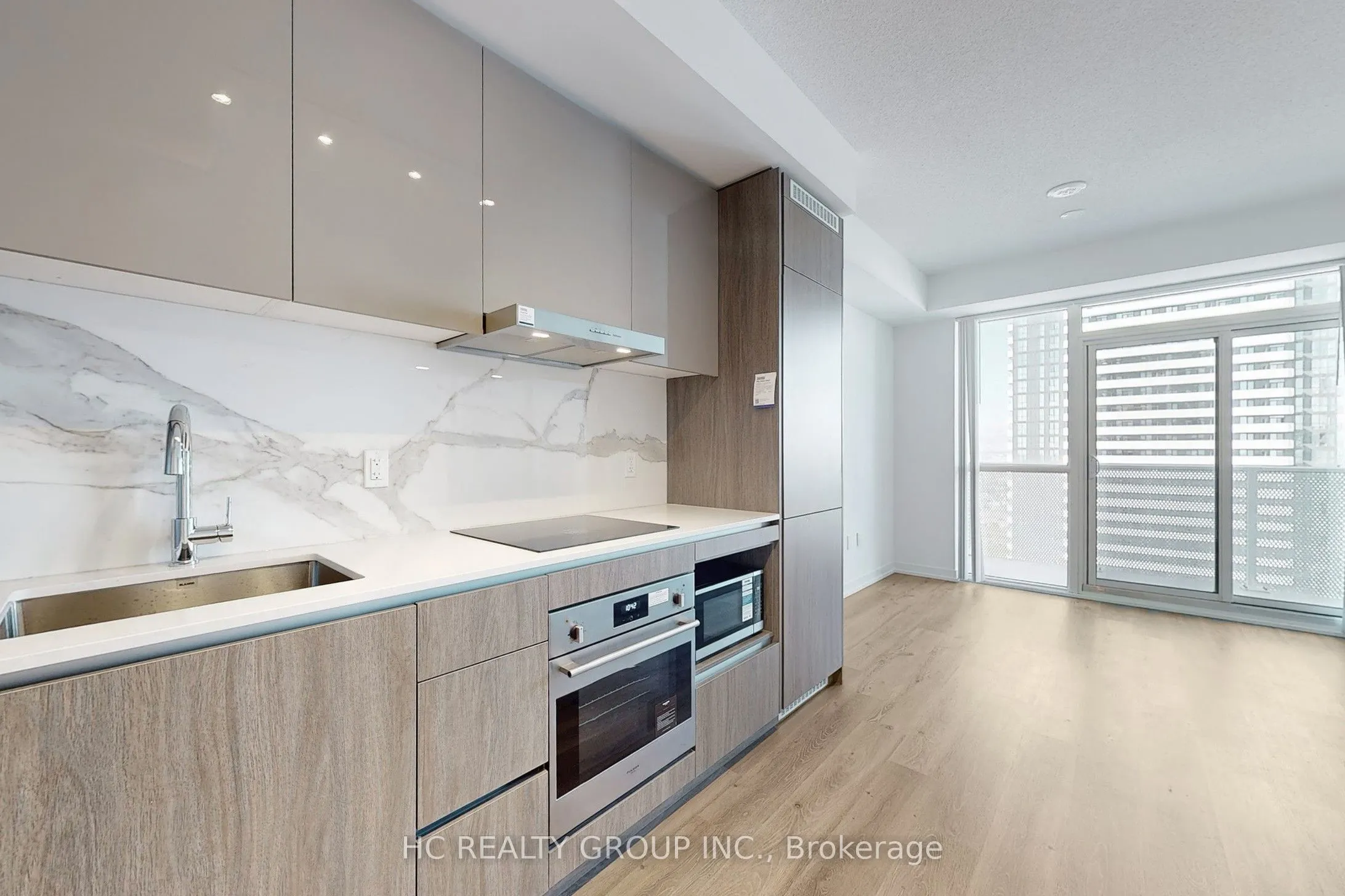 28 Interchange Way, #3816